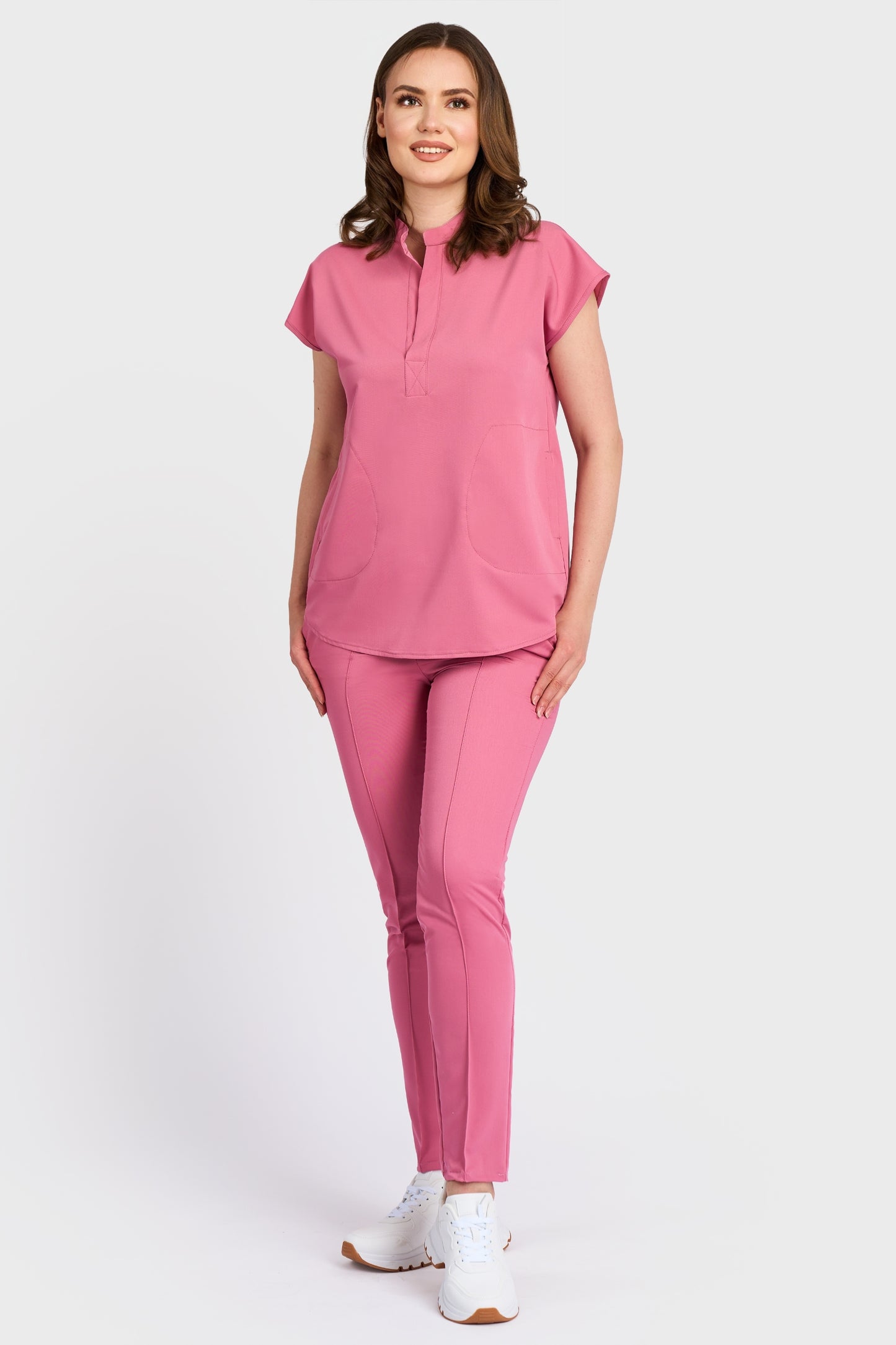 Costum medical din Bluza Medicala Maria si Pantaloni Medicali Alisa STRETCH - Roz - vedere totala - material elastic - Akitex