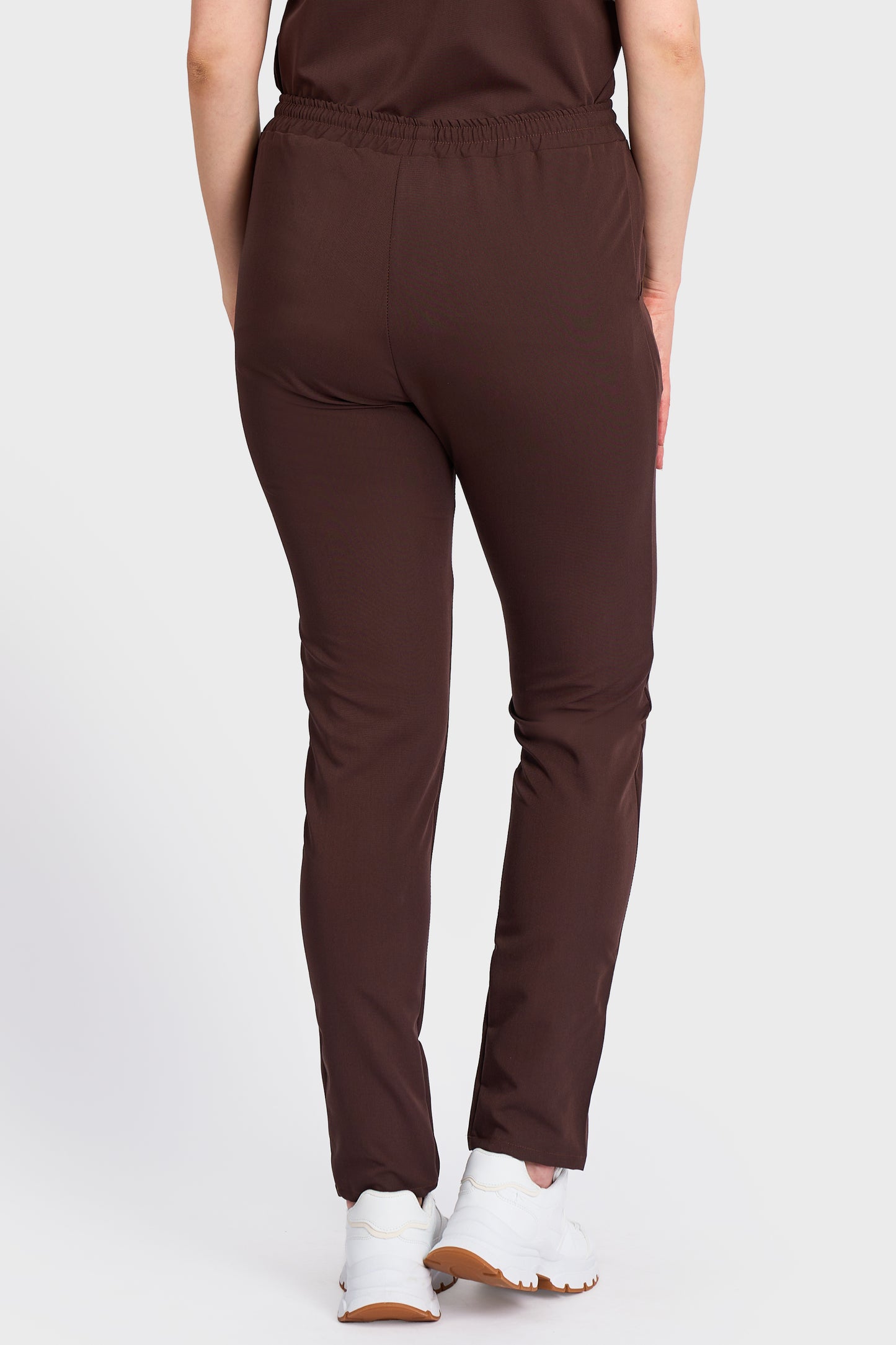 Pantaloni Medicali cu elastic si snur Femei Stretch - Choco - vedere spate - material elastic - Akitex