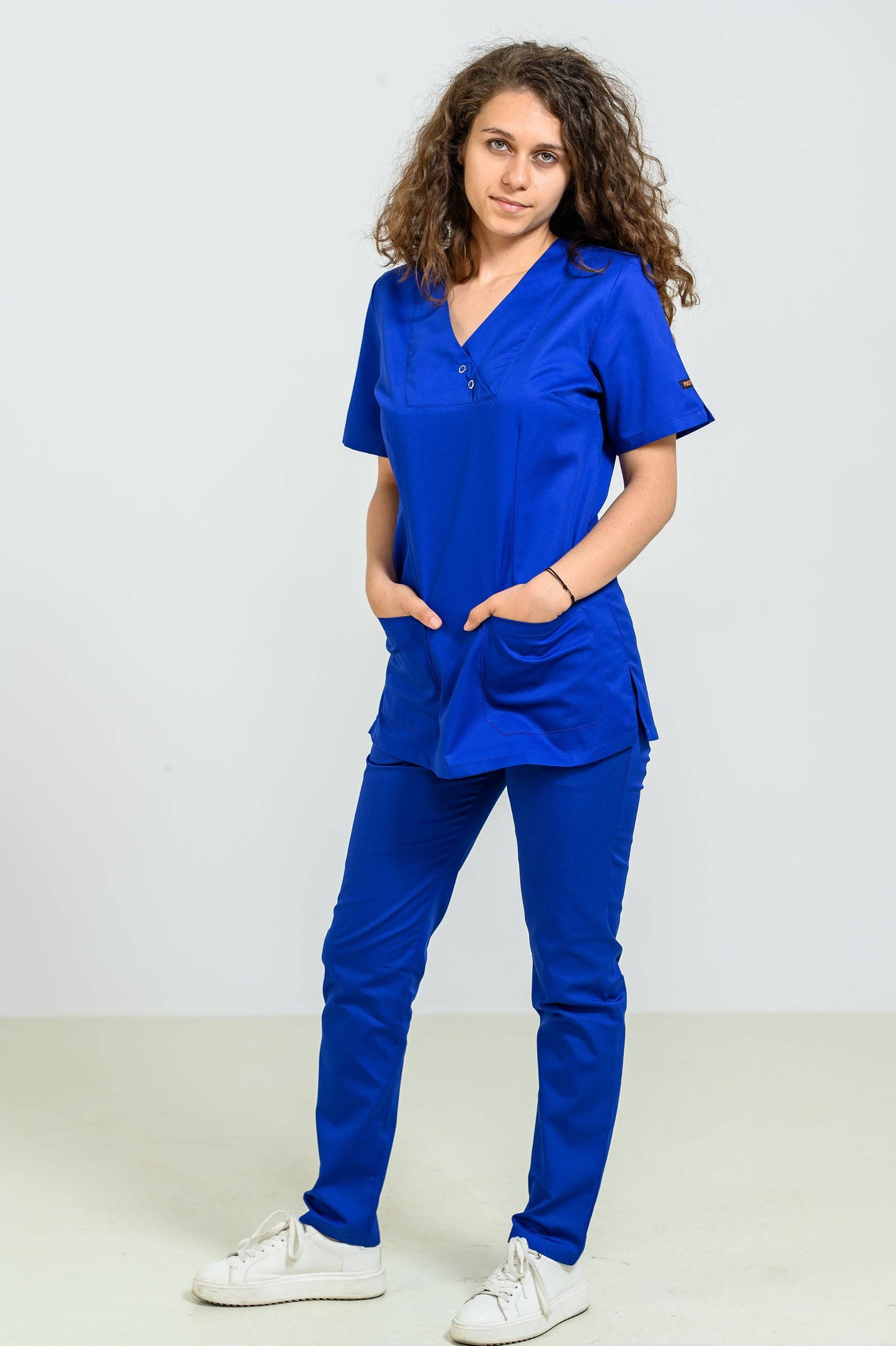 Pantaloni Medicali de Dama - Albastru Electric - vedere totala - Akitex