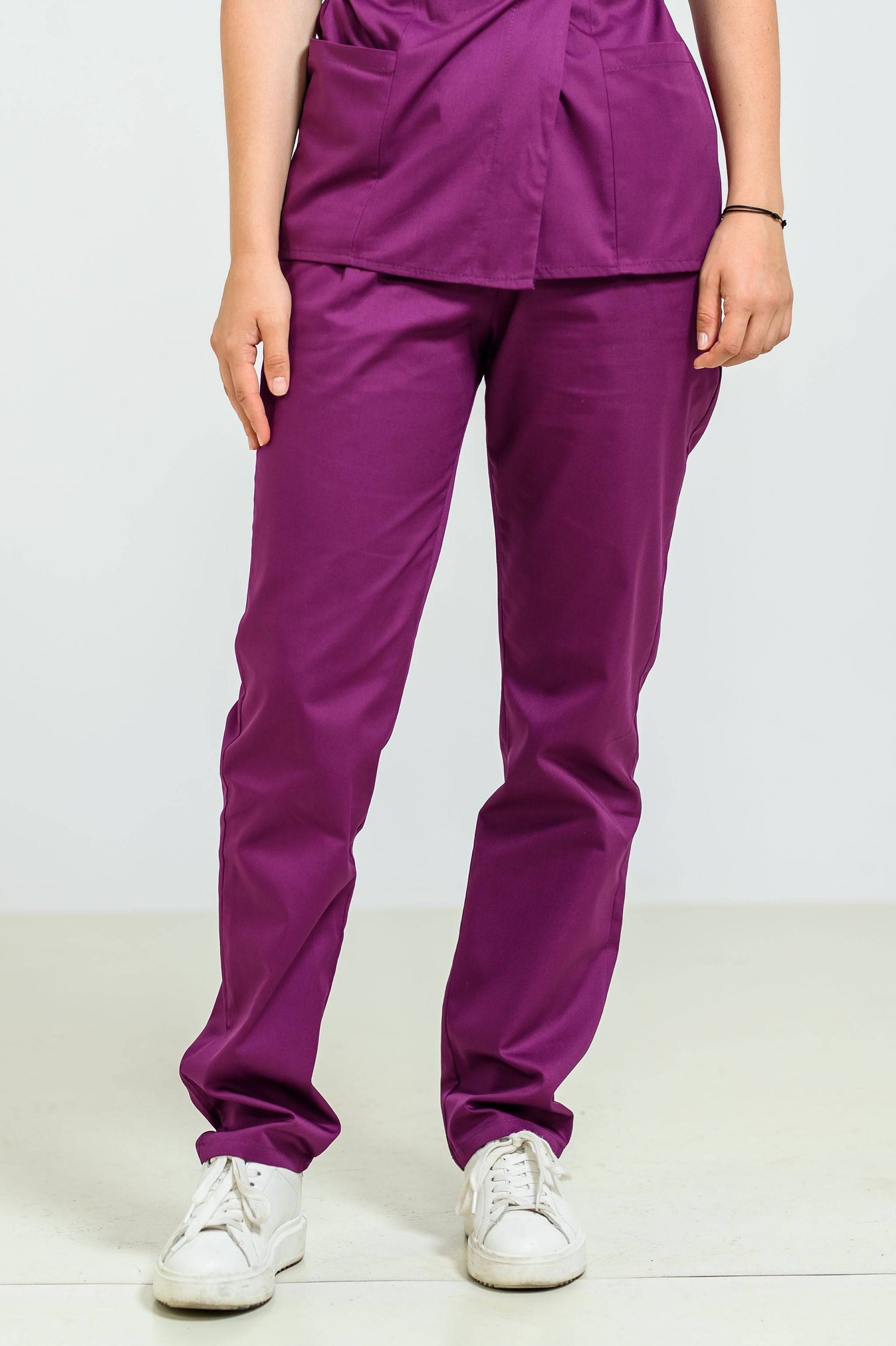Pantaloni Medicali de Dama- Pruna - vedere frontal - Akitex