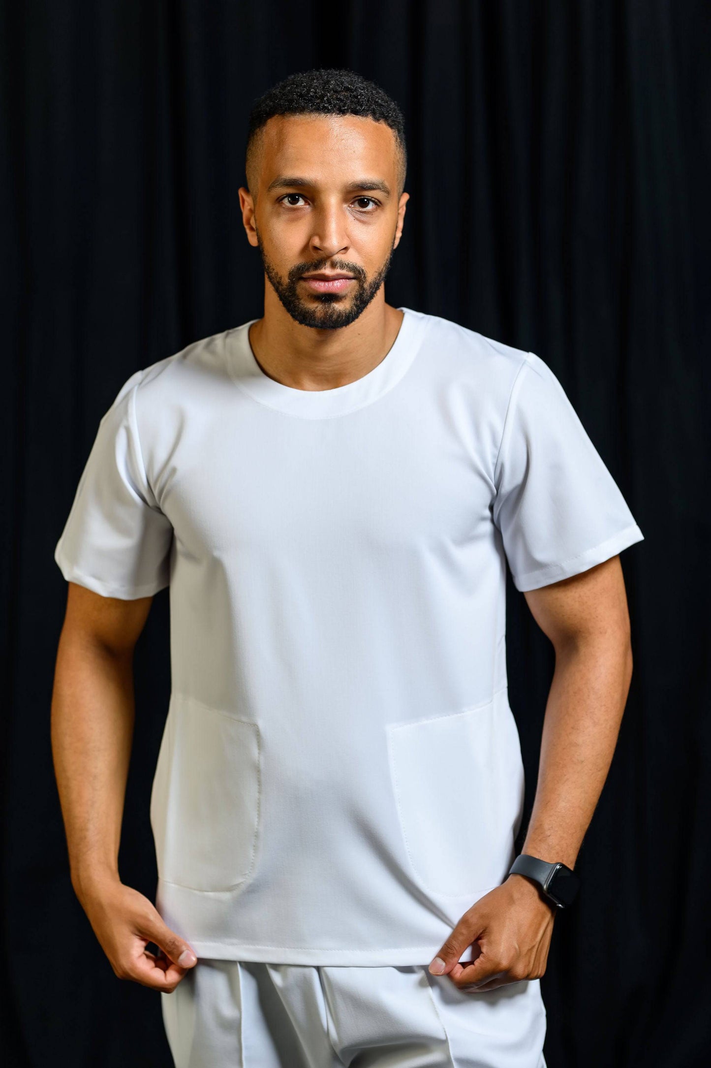 Bluza Medicala Oliver Barbati Stretch - Alb - vedere frontala - material elastic - Akitex 