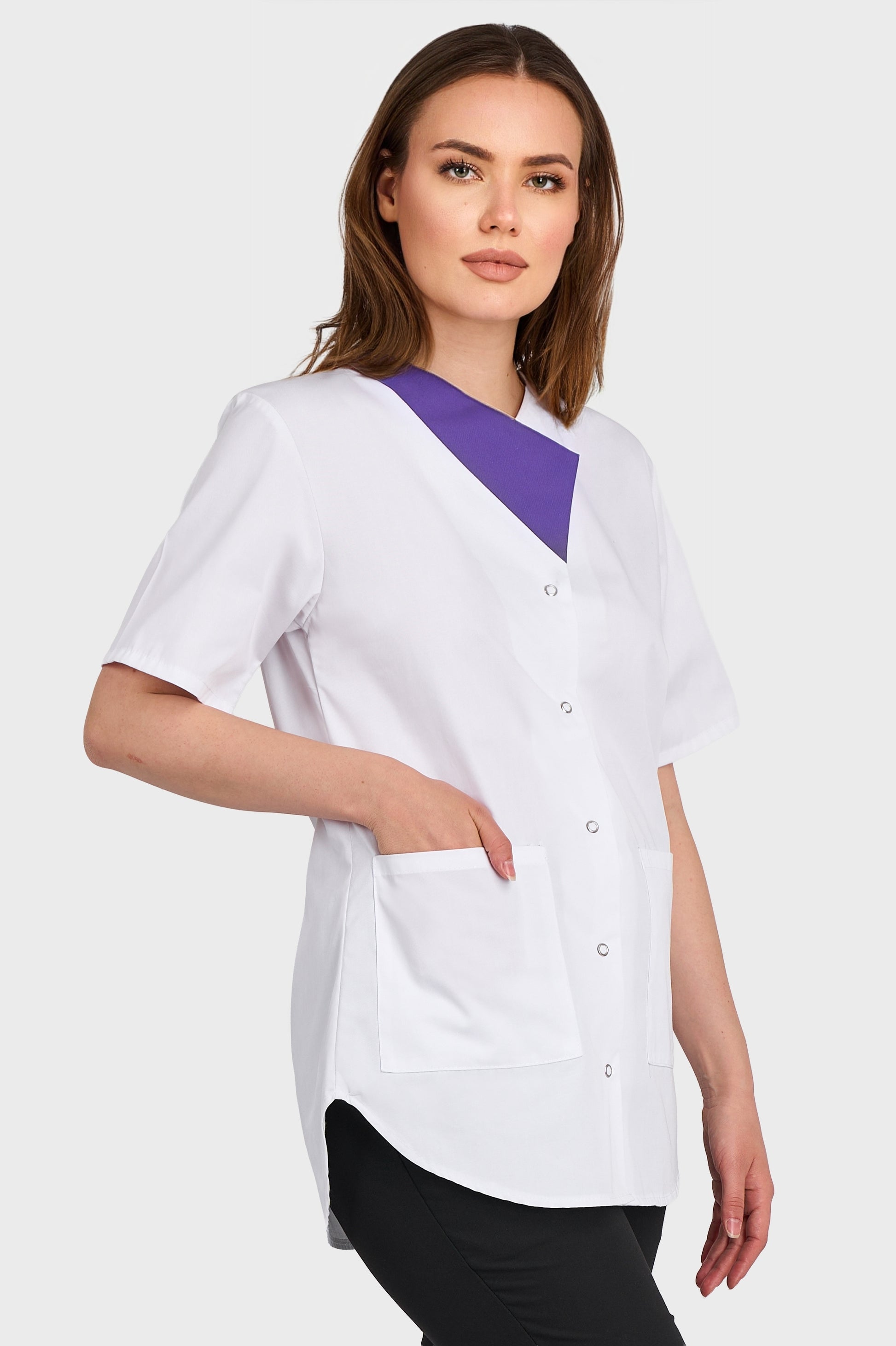 Halat Medical Oktavia Femei - Alb/Mov - vedere laterala - Akitex 