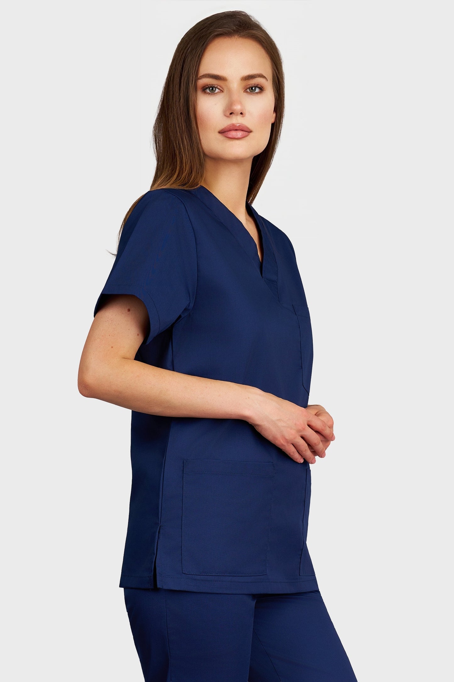 Bluza medicala femei cu guler in V bleumarin - vedere laterala - AKITEX