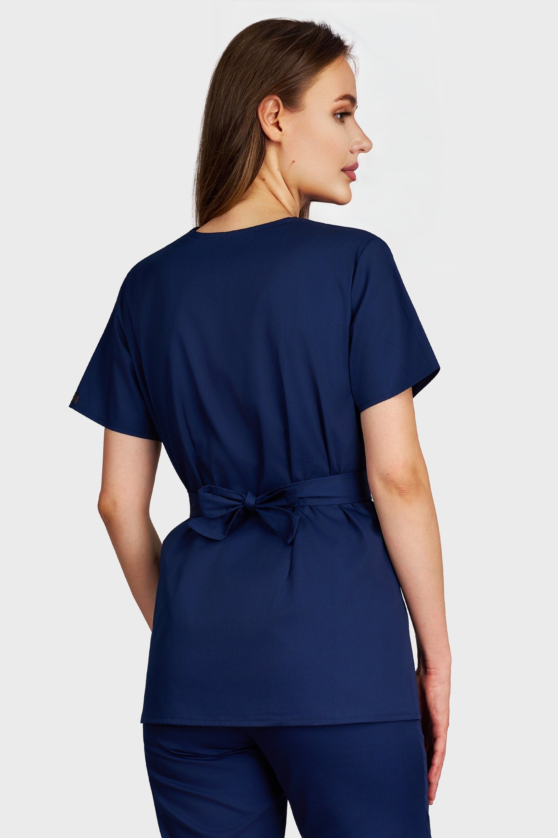 Bluza medicala femei Kimono bleumarin - vedere din spate - AKITEX