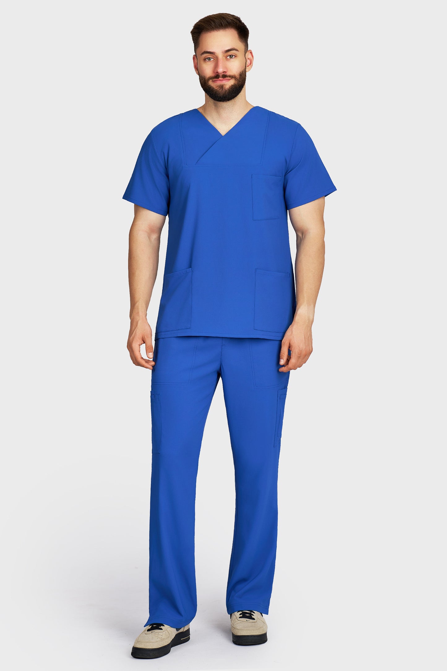 Costum medical barbati albastru royal - bluza medicala Victoria si pantaloni cargo, material microstretch antimicrobian, vedere din fata - AKITEX