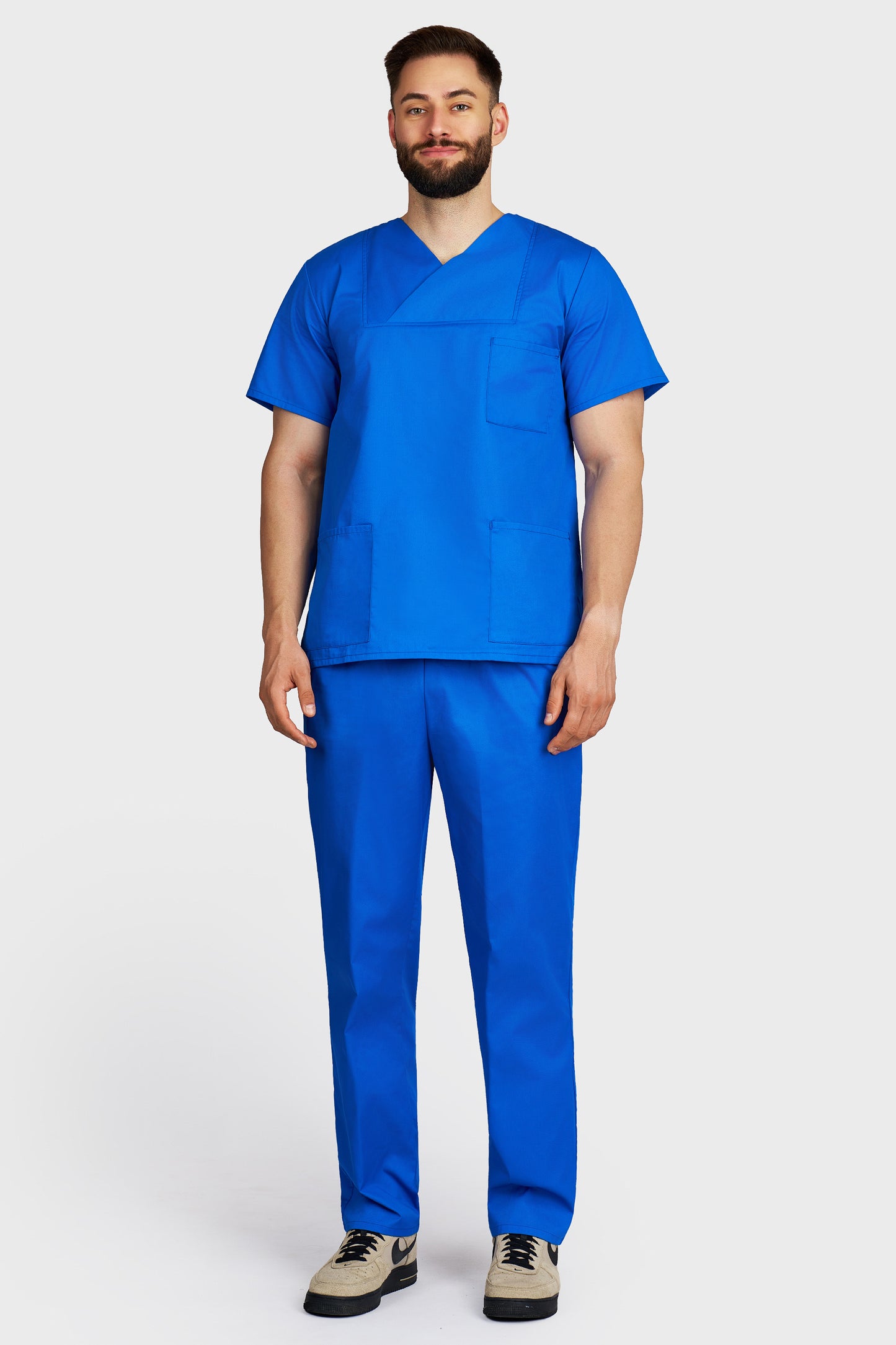 Costum medical barbati albastru royal - bluza medicala Victoria si pantaloni cu elastic si snur, vedere din fata - AKITEX