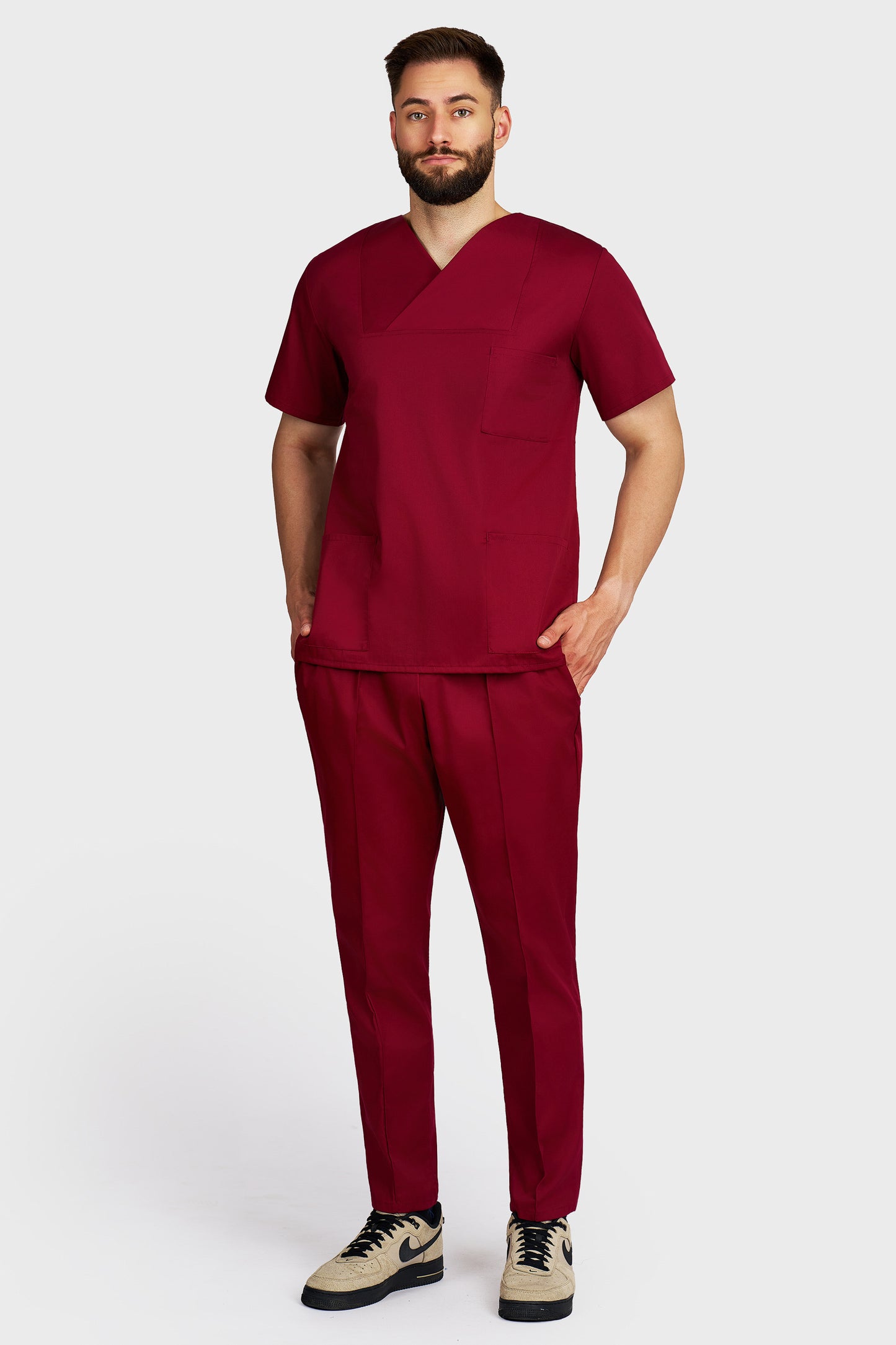 Costum medical barbati bordo - bluza medicala Victoria si pantaloni Alisa, vedere din fata - AKITEX