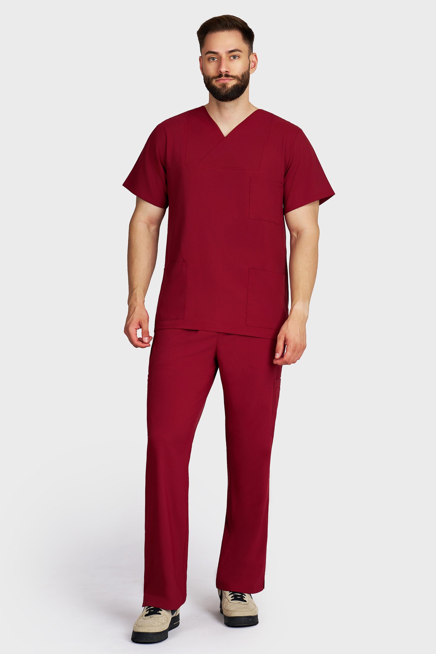 Costum medical barbati bordo - bluza medicala Victoria si pantaloni cargo, material microstretch antimicrobian, vedere din fata - AKITEX