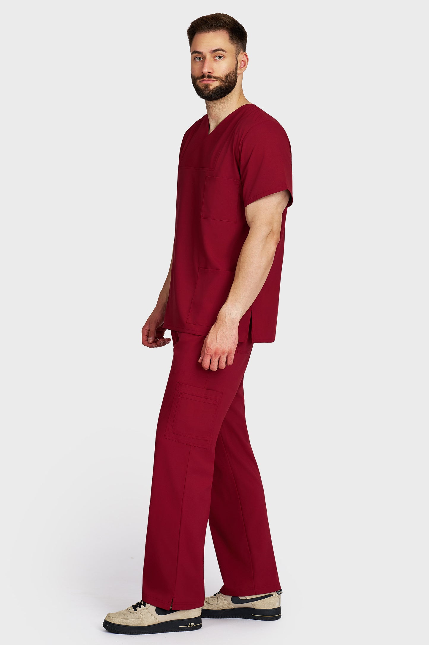 Costum medical barbati bordo - bluza medicala Victoria si pantaloni cargo, material microstretch antimicrobian, vedere laterala - AKITEX
