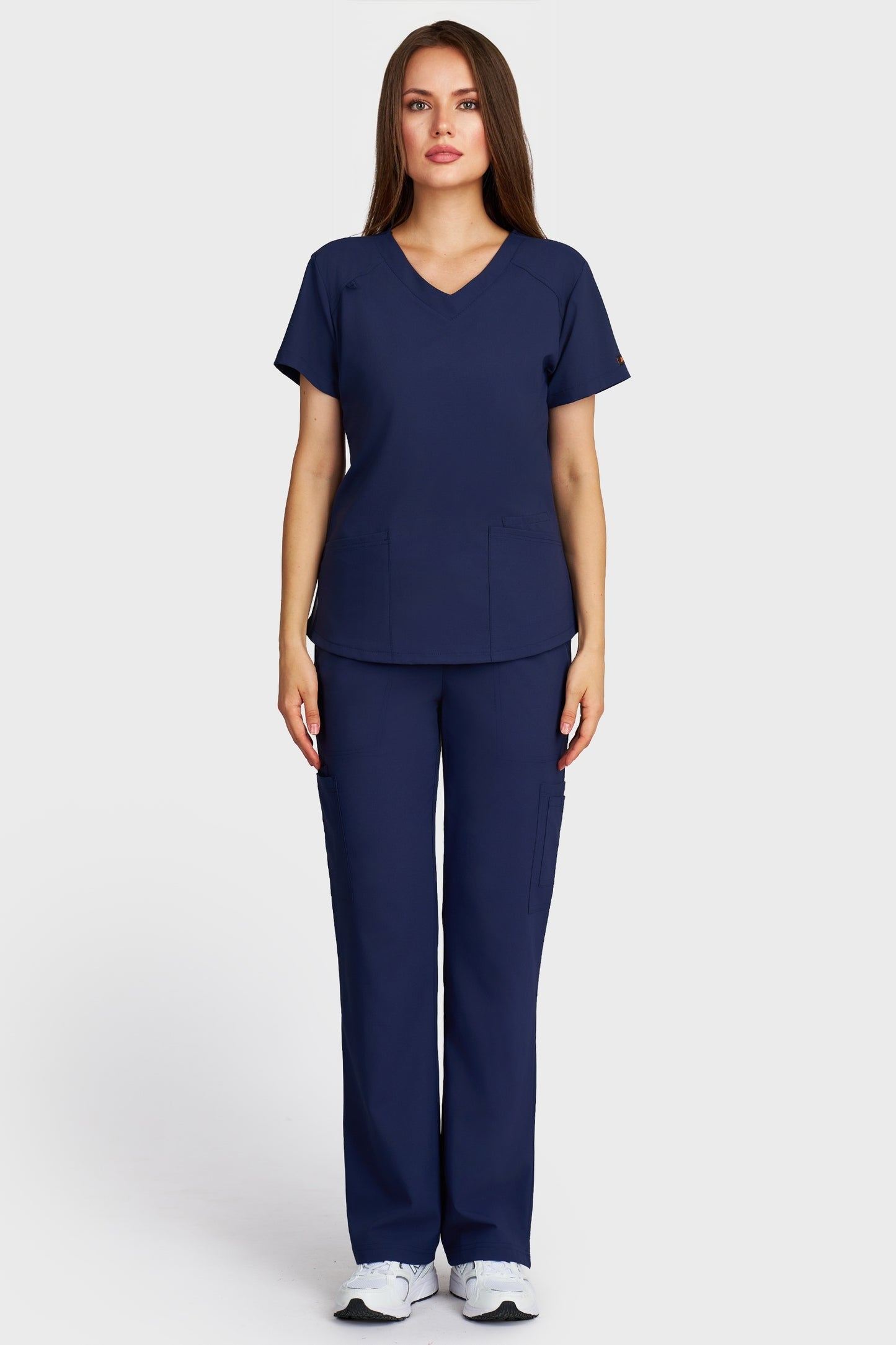 Costum medical femei bleumarin - bluza medicala Carmen si pantaloni cargo, vedere din fata - AKITEX