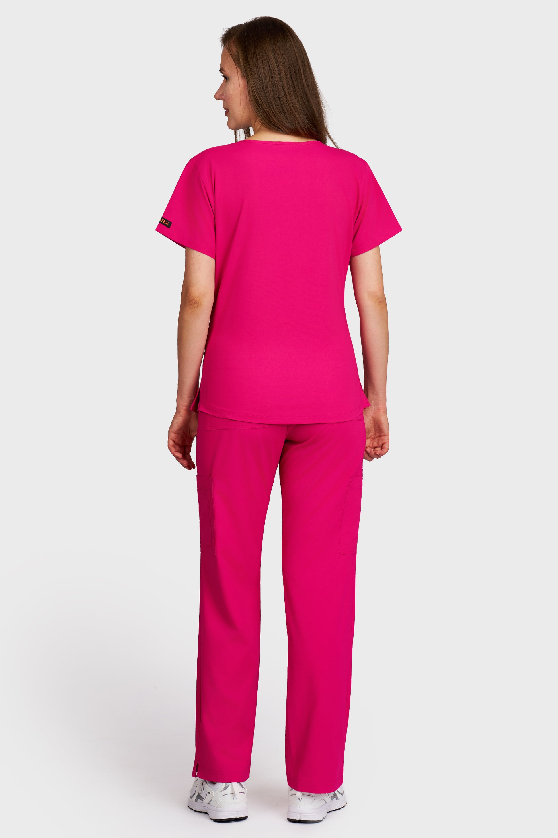 Costum medical femei fucsia - bluza medicala Carmen si pantaloni cargo, vedere din spate - AKITEX