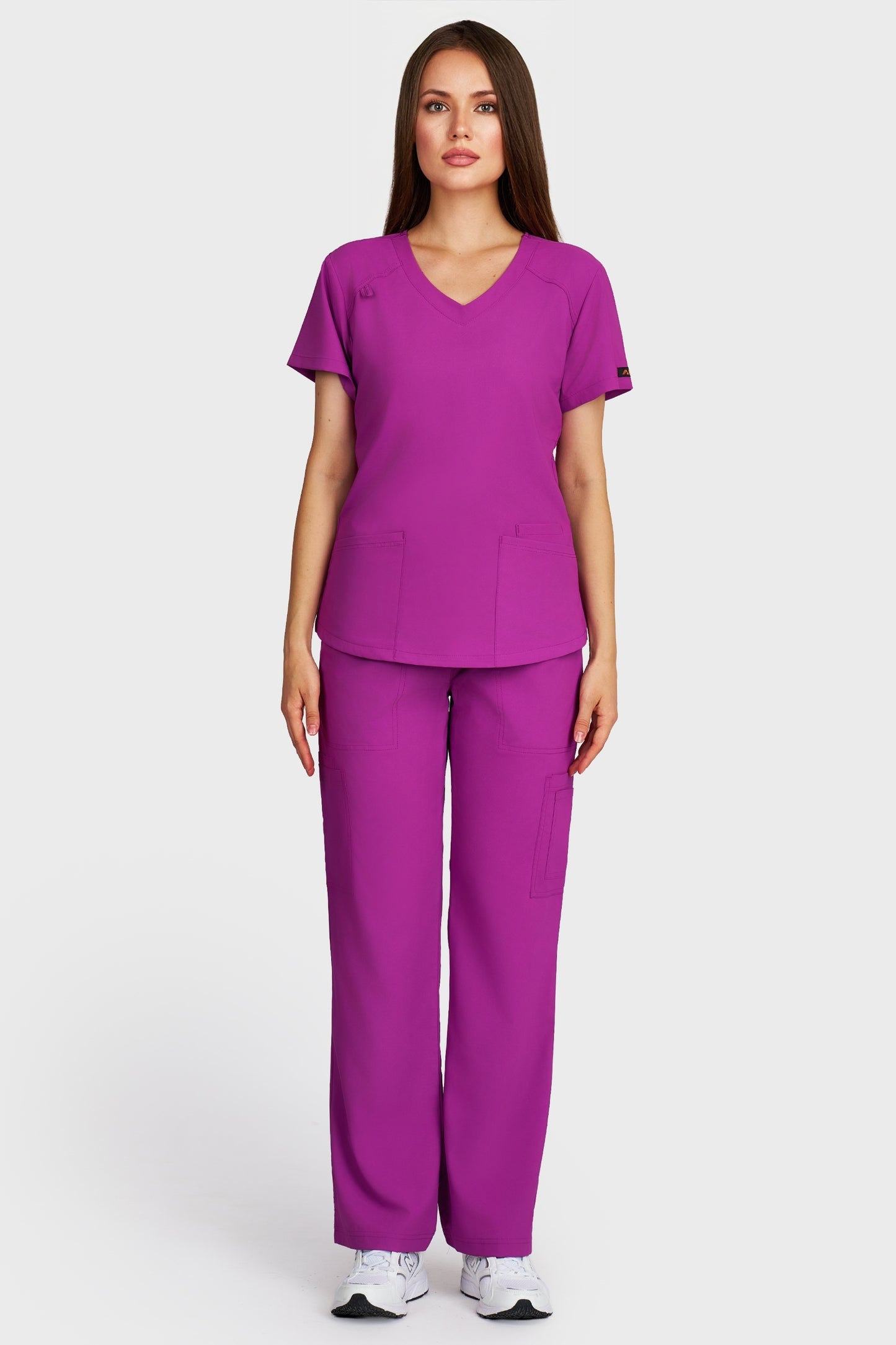 Costum medical femei mov - bluza medicala Carmen si pantaloni cargo, vedere din fata - AKITEX