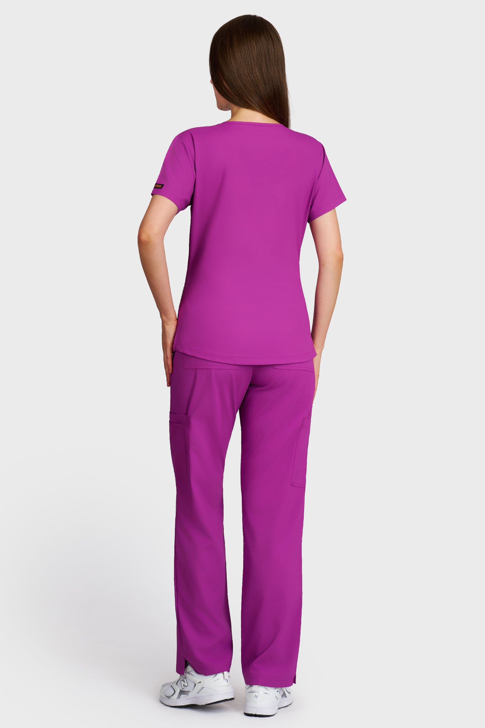 Costum medical femei mov - bluza medicala Carmen si pantaloni cargo, vedere din spate - AKITEX