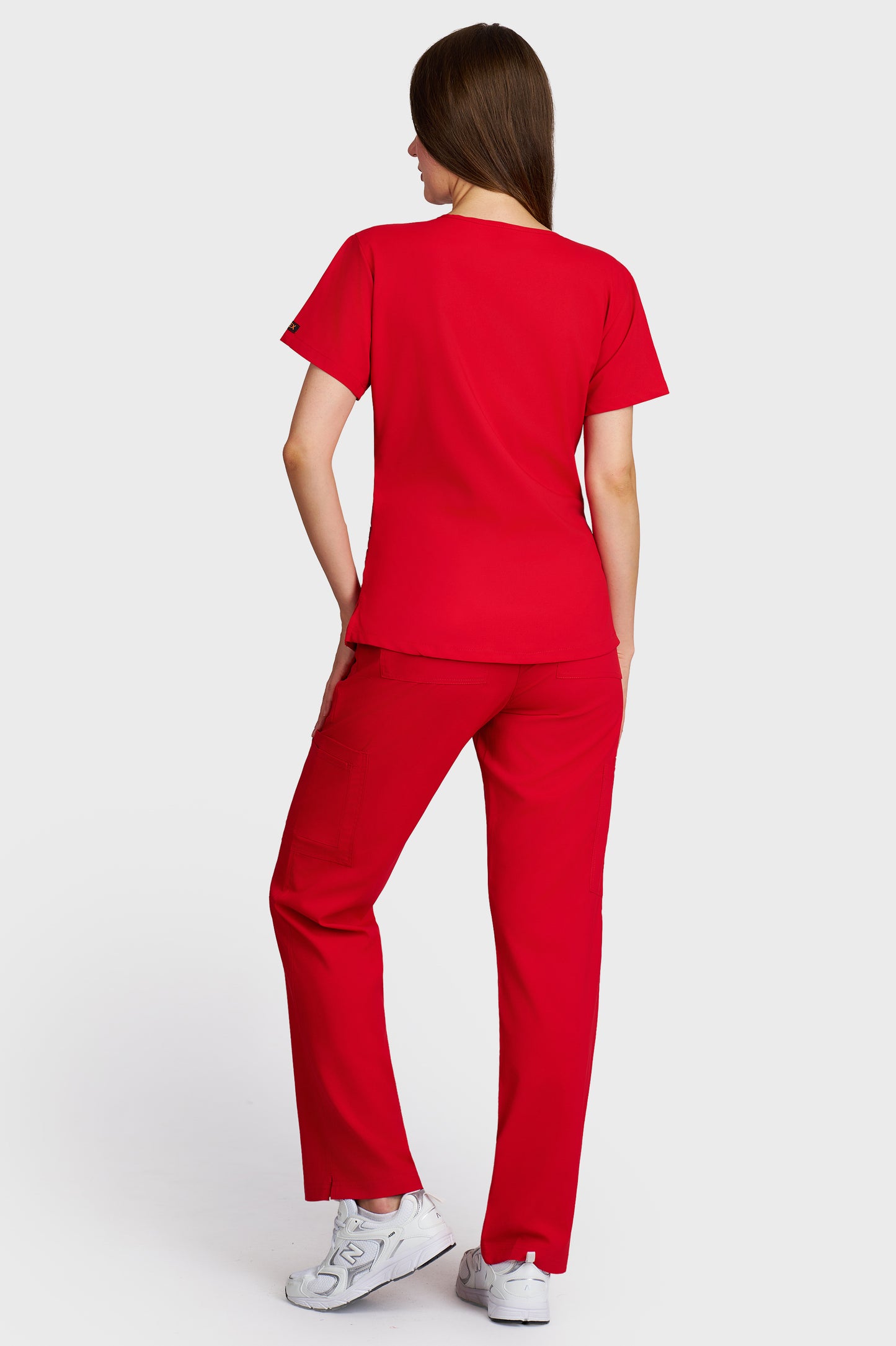 Costum medical femei rosu - bluza medicala Carmen si pantaloni cargo, vedere din spate - AKITEX