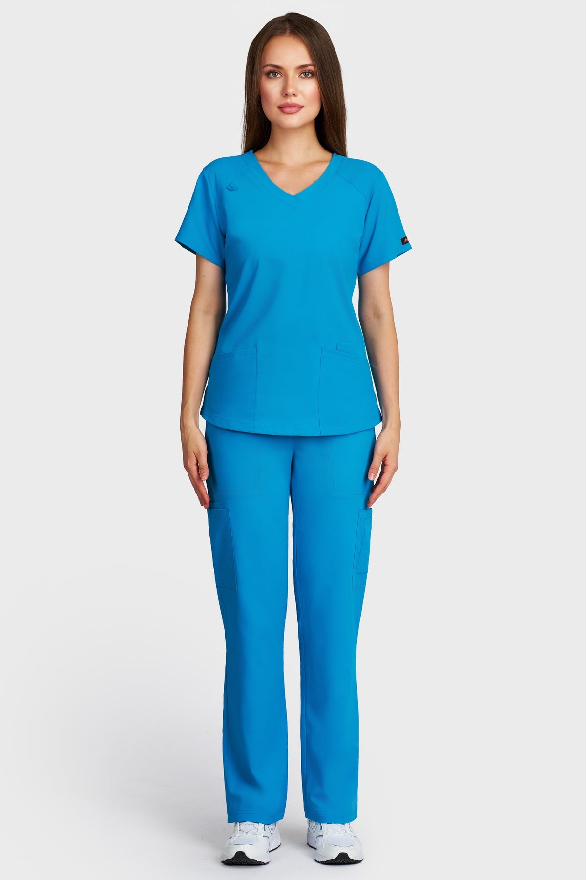 Costum medical femei turquoise - bluza medicala Carmen si pantaloni cargo, vedere din fata - AKITEX