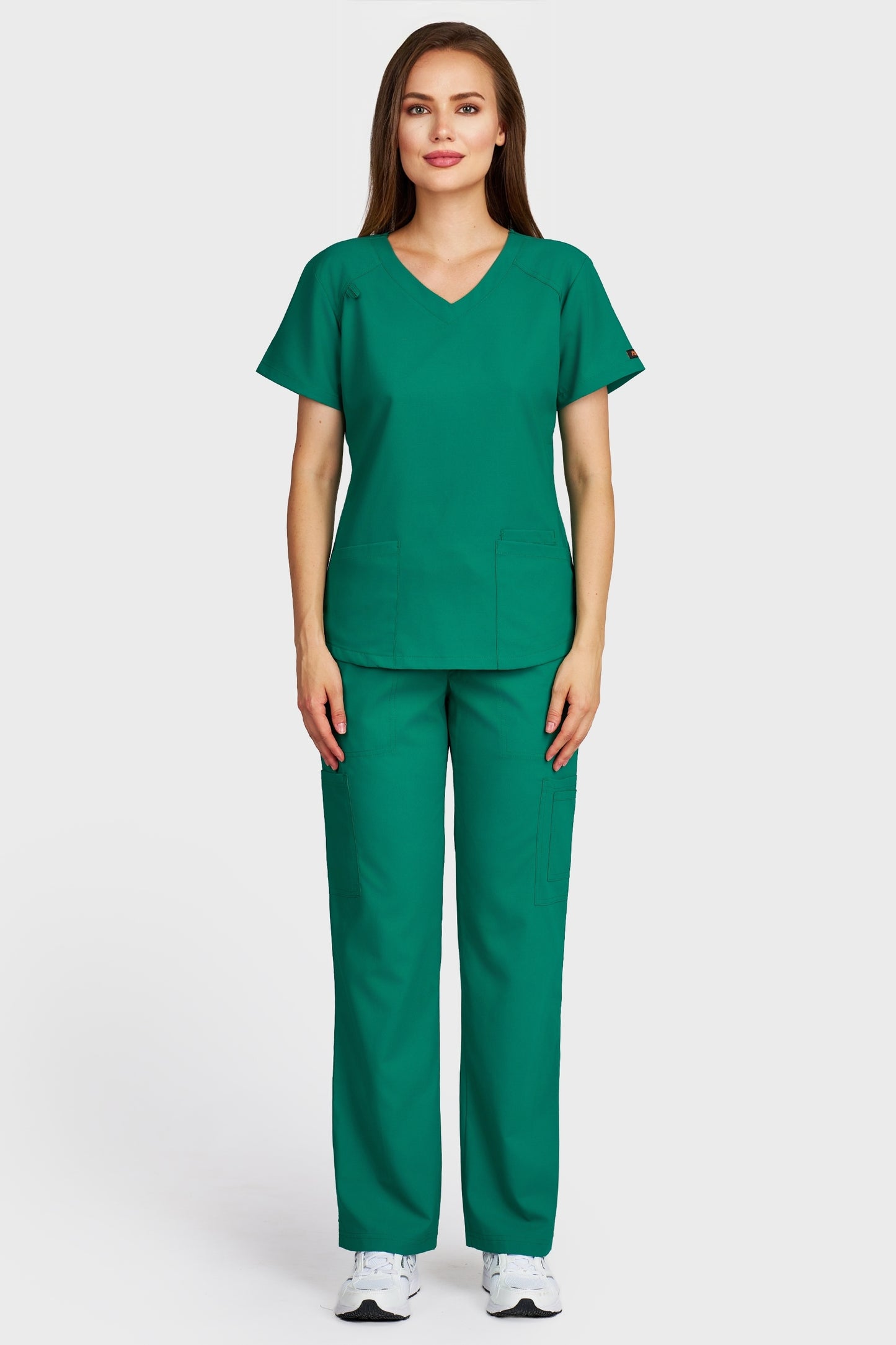 Costum medical femei verde - bluza medicala Carmen si pantaloni cargo, vedere din fata - AKITEX