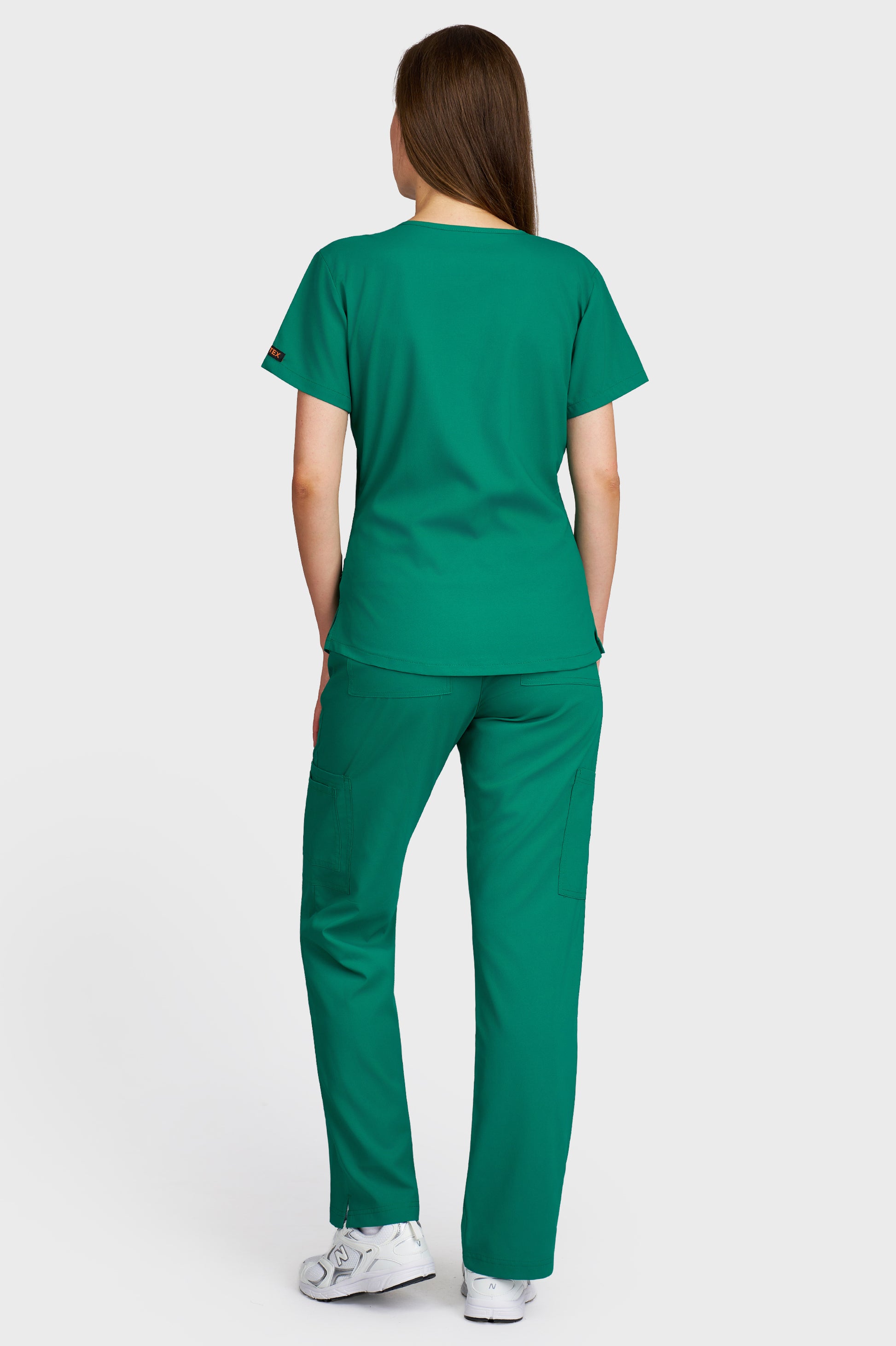 Costum medical femei verde - bluza medicala Carmen si pantaloni cargo, vedere din spate - AKITEX