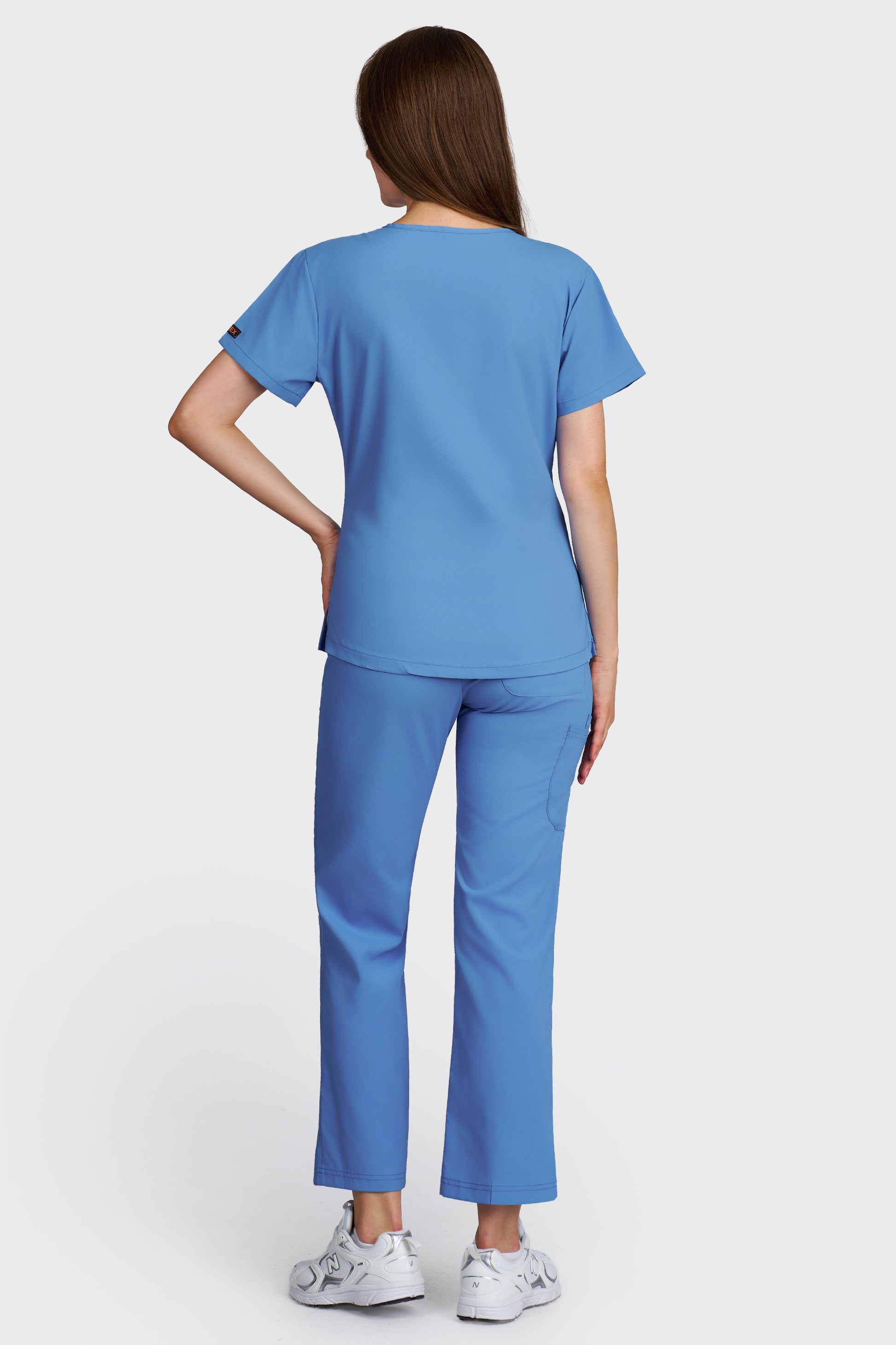 Costum medical femei albastru azur - bluza medicala Carmen si pantaloni Violeta, vedere din spate - AKITEX