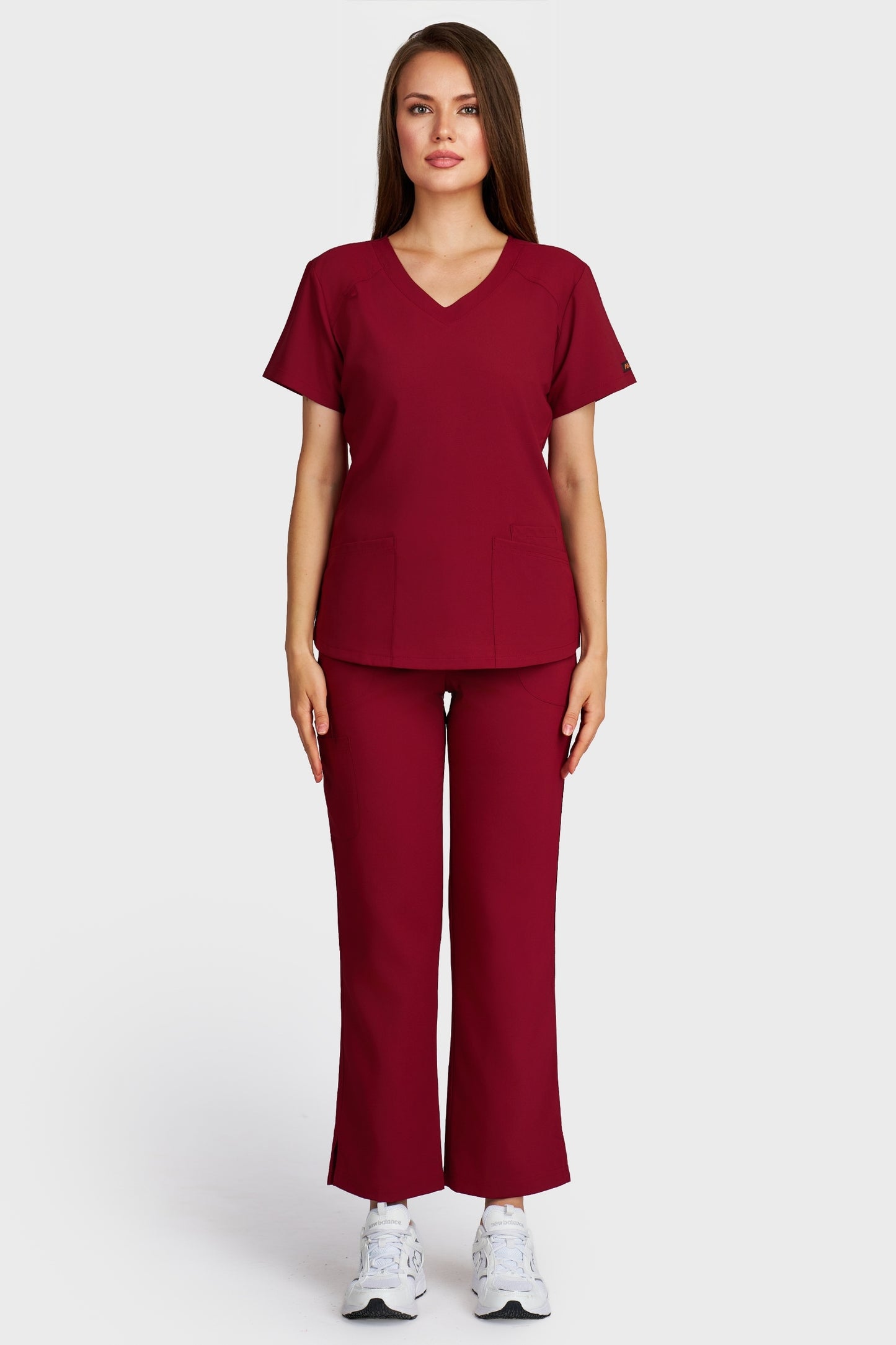 Costum medical femei bordo - bluza medicala Carmen si pantaloni Violeta, vedere din fata - AKITEX