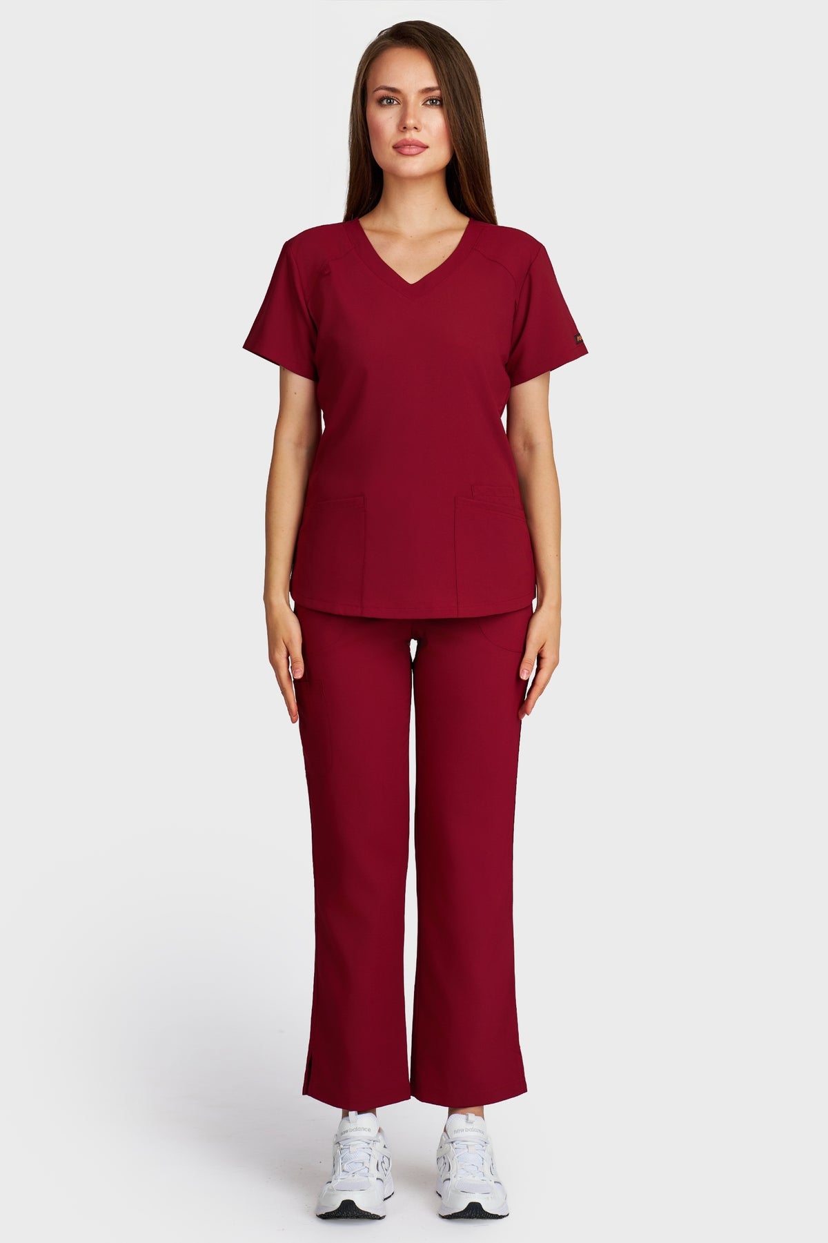 Costum medical femei bordo - bluza medicala Carmen si pantaloni Violeta, vedere din fata - AKITEX