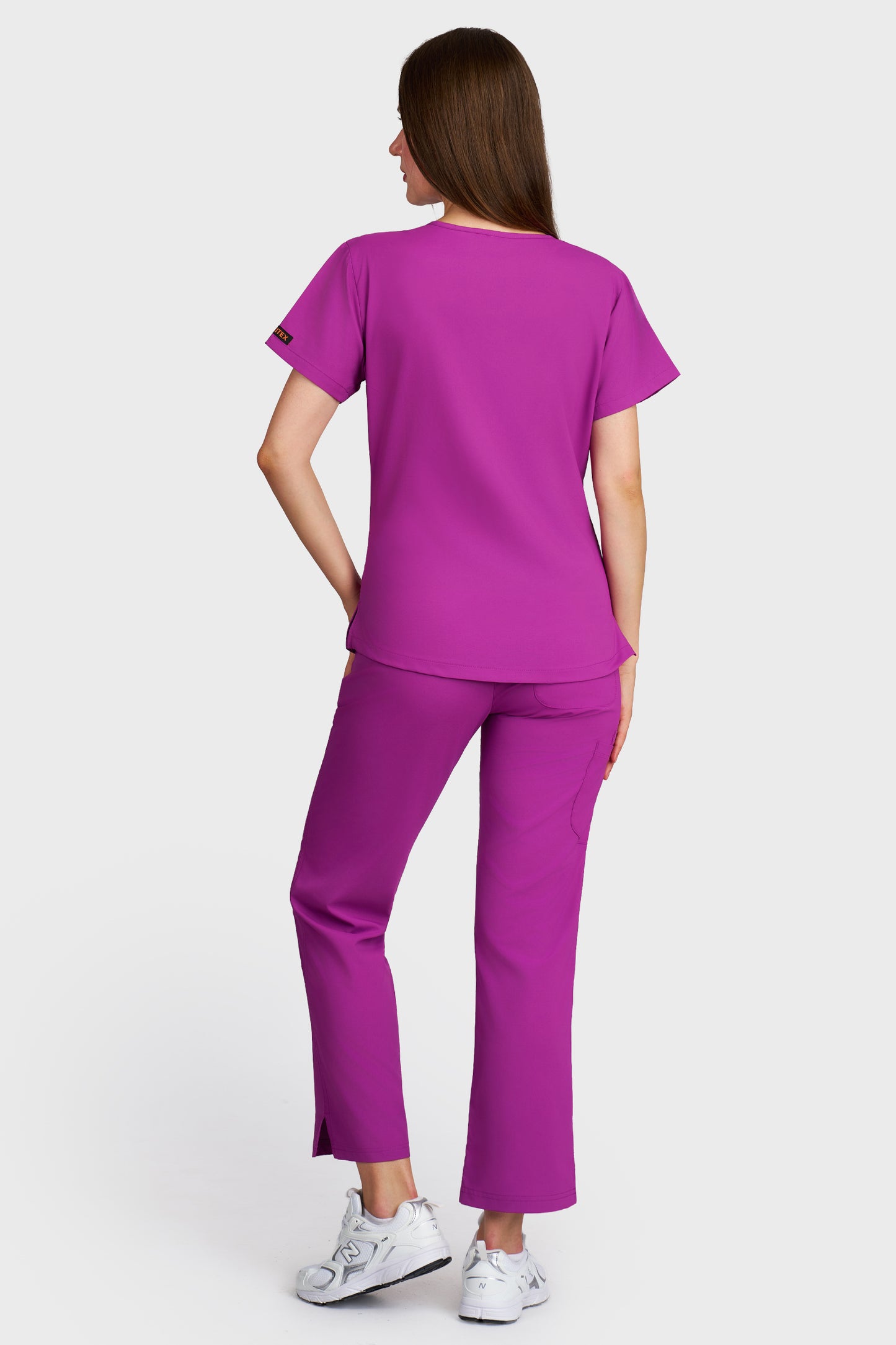 Costum medical femei mov - bluza medicala Carmen si pantaloni Violeta, vedere din spate - AKITEX