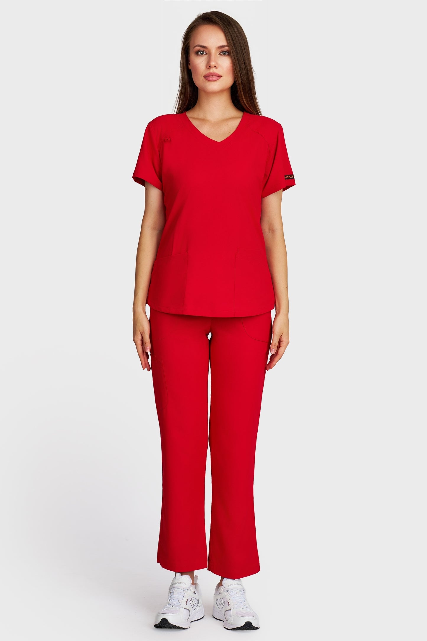 Costum medical femei rosu - bluza medicala Carmen si pantaloni Violeta, vedere din fata - AKITEX
