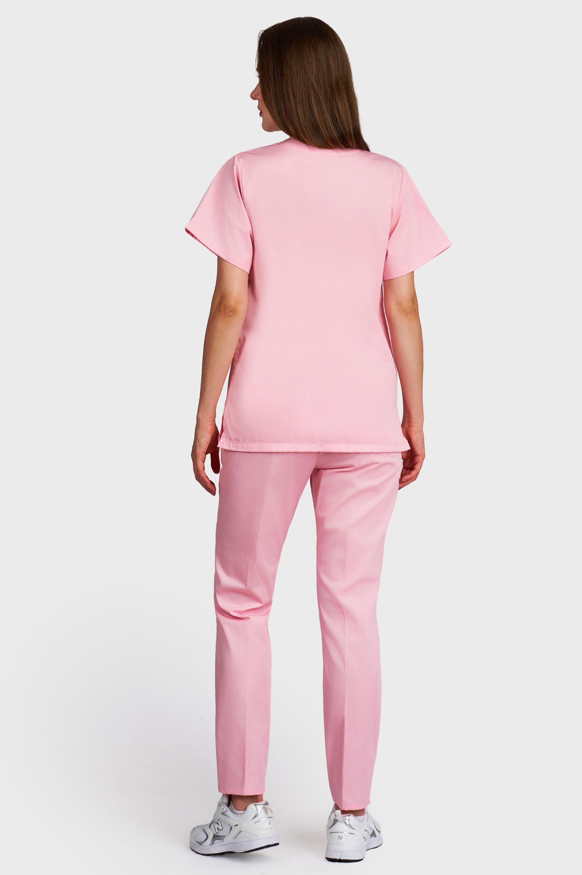 Costum medical femei roz - bluza medicala cu guler in V si pantaloni Alisa, vedere din spate - AKITEX