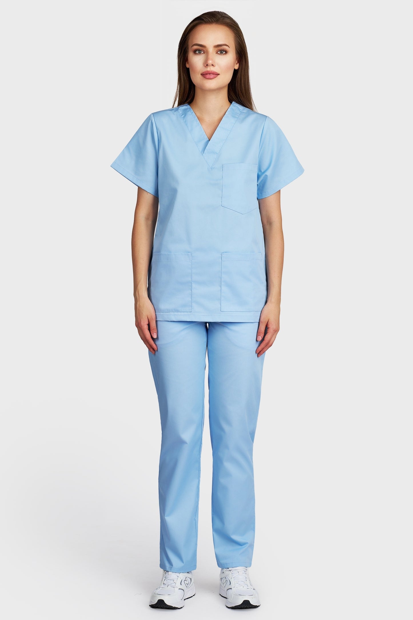 Costum medical femei lightblue - bluza medicala cu guler in V si pantaloni cu elastic si snur, vedere din fata - AKITEX