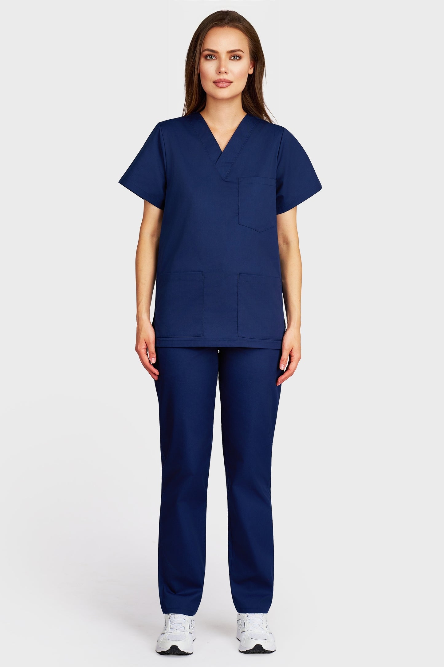 Costum medical femei navy - bluza medicala cu guler in V si pantaloni cu elastic si snur, vedere din fata - AKITEX