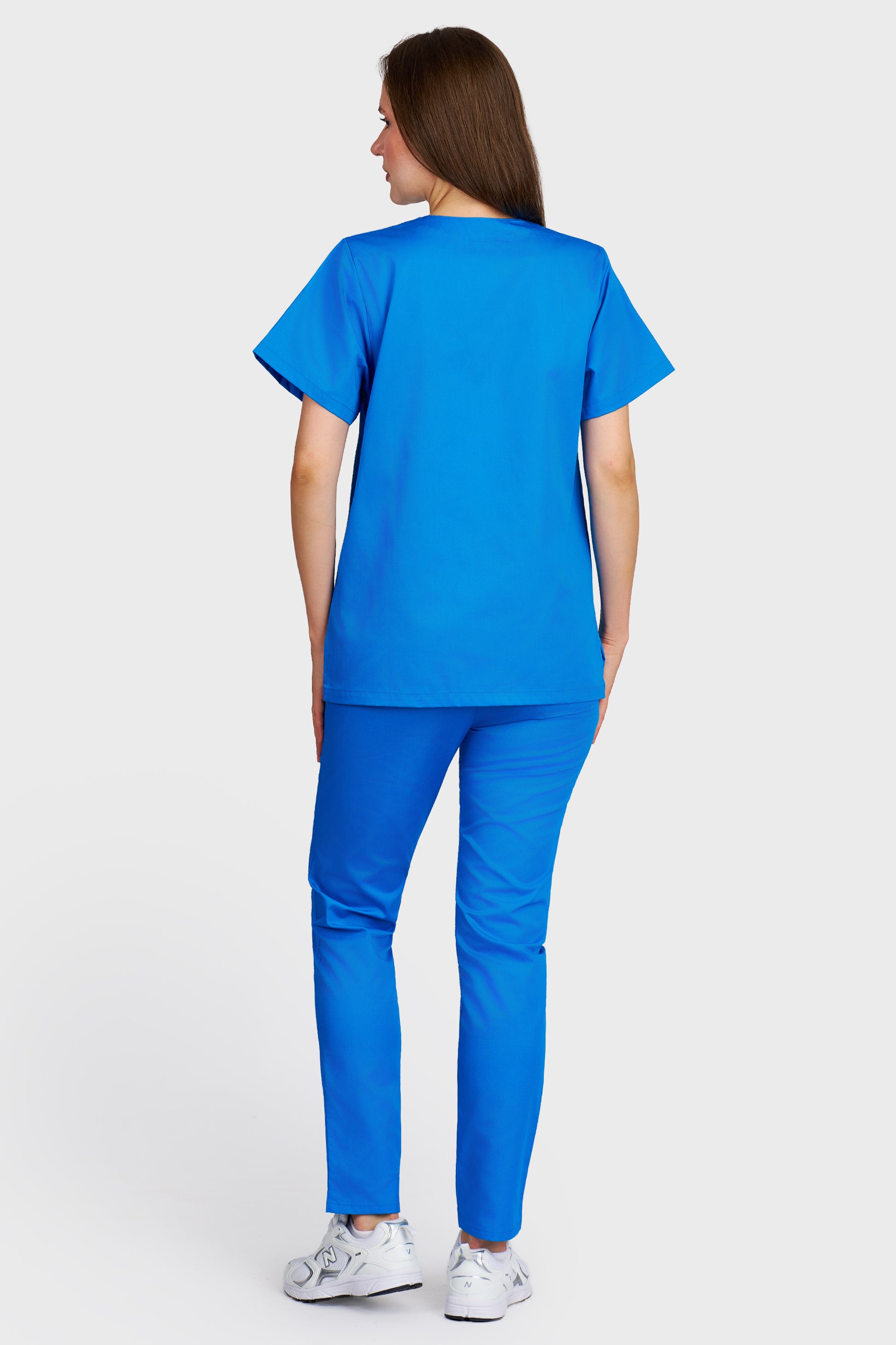 Costum medical femei turquoise - bluza medicala cu guler in V si pantaloni cu elastic, vedere din spate - AKITEX