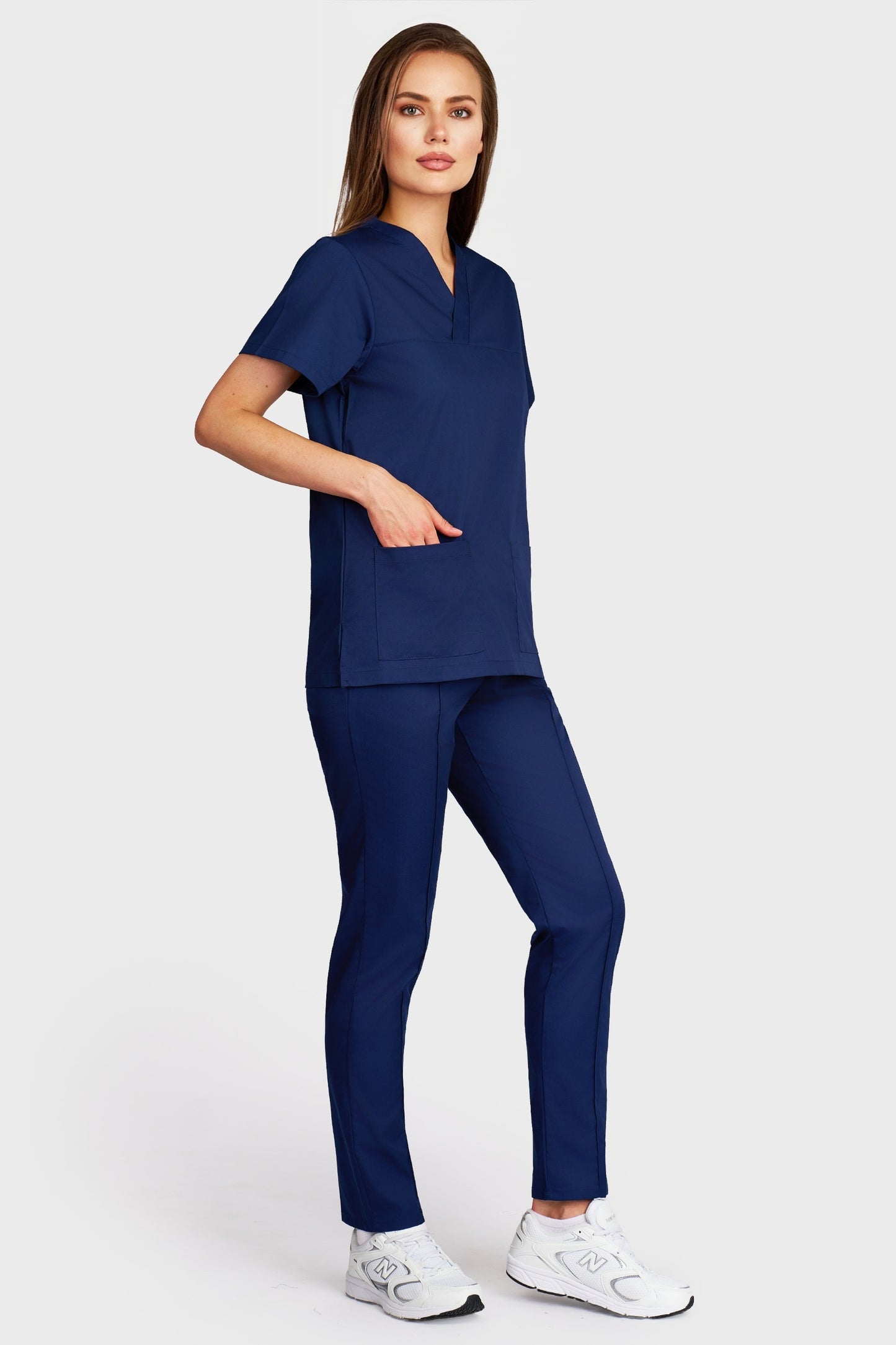 Costum medical femei navy - bluza medicala Frieda si pantaloni Alisa, vedere laterala - AKITEX