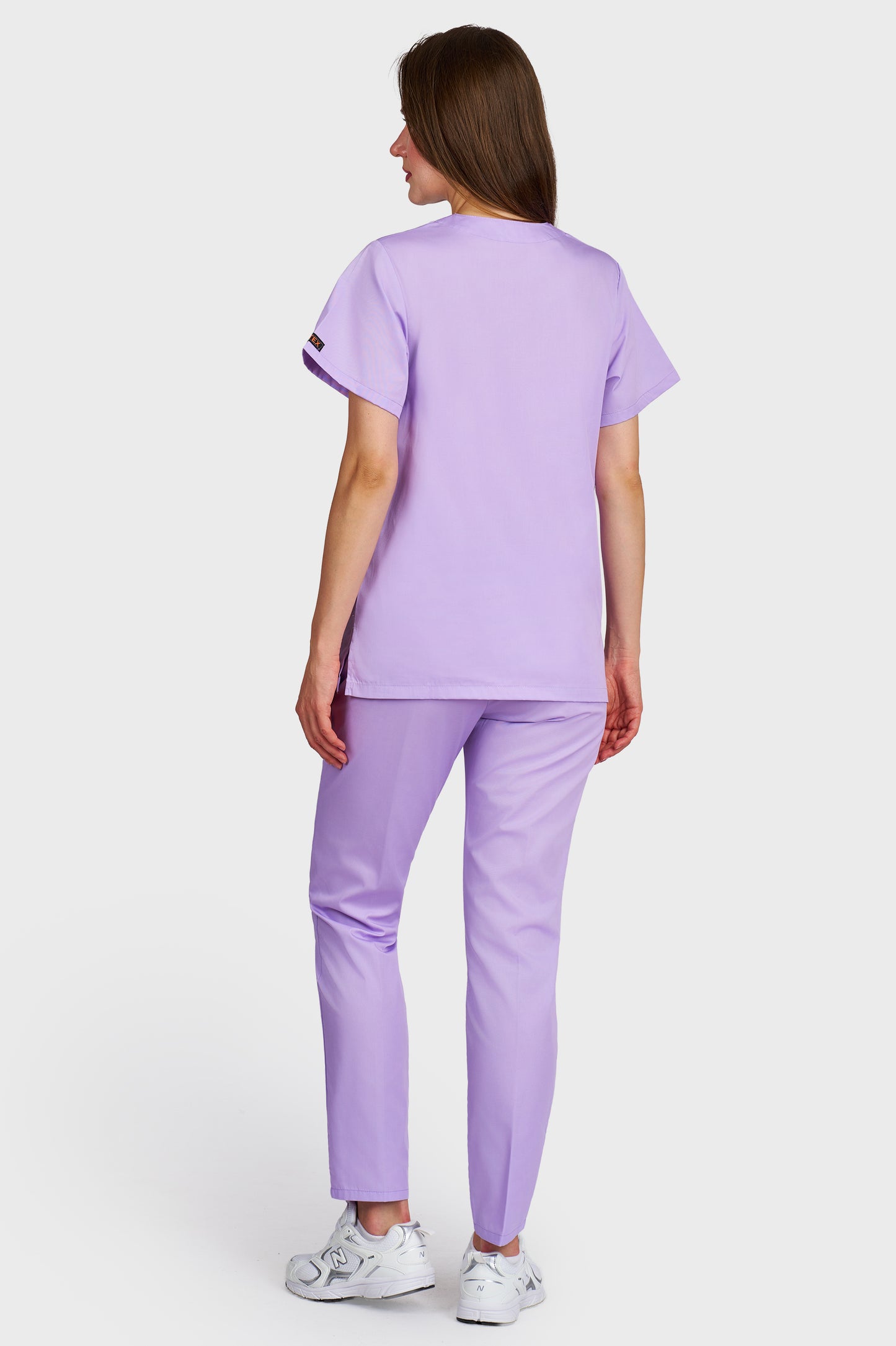 Costum medical femei lila - bluza medicala Frieda si pantaloni Alisa, vedere din spate - AKITEX