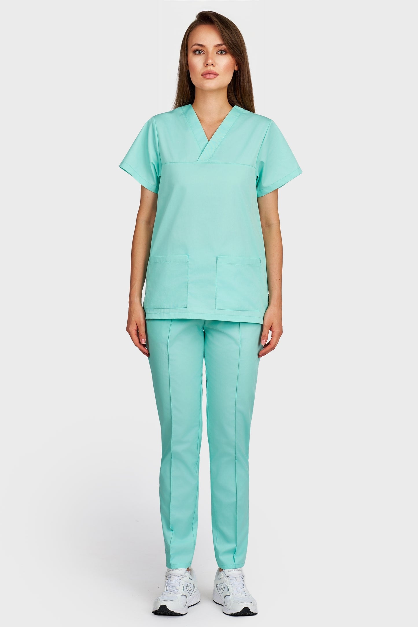 Costum medical femei menta - bluza medicala Frieda si pantaloni Alisa, vedere din fata - AKITEX