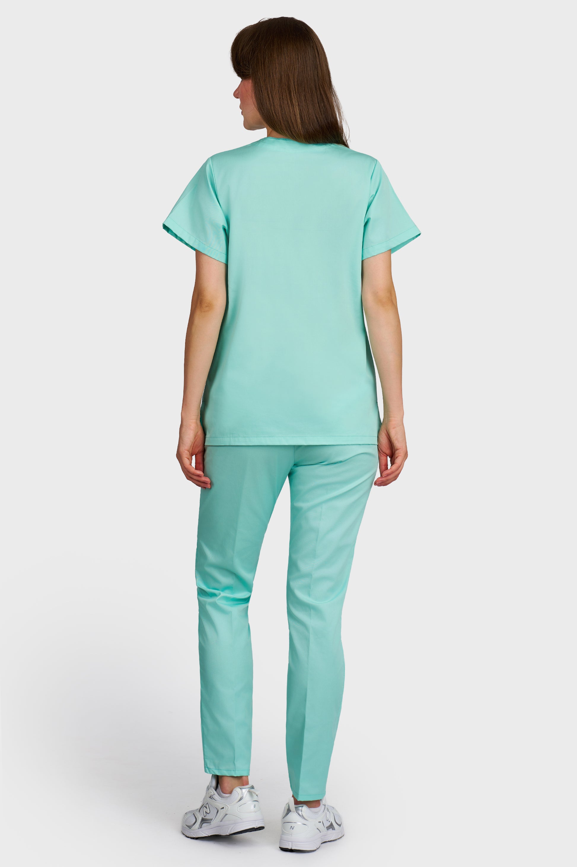 Costum medical femei menta - bluza medicala Frieda si pantaloni Alisa, vedere din spate - AKITEX