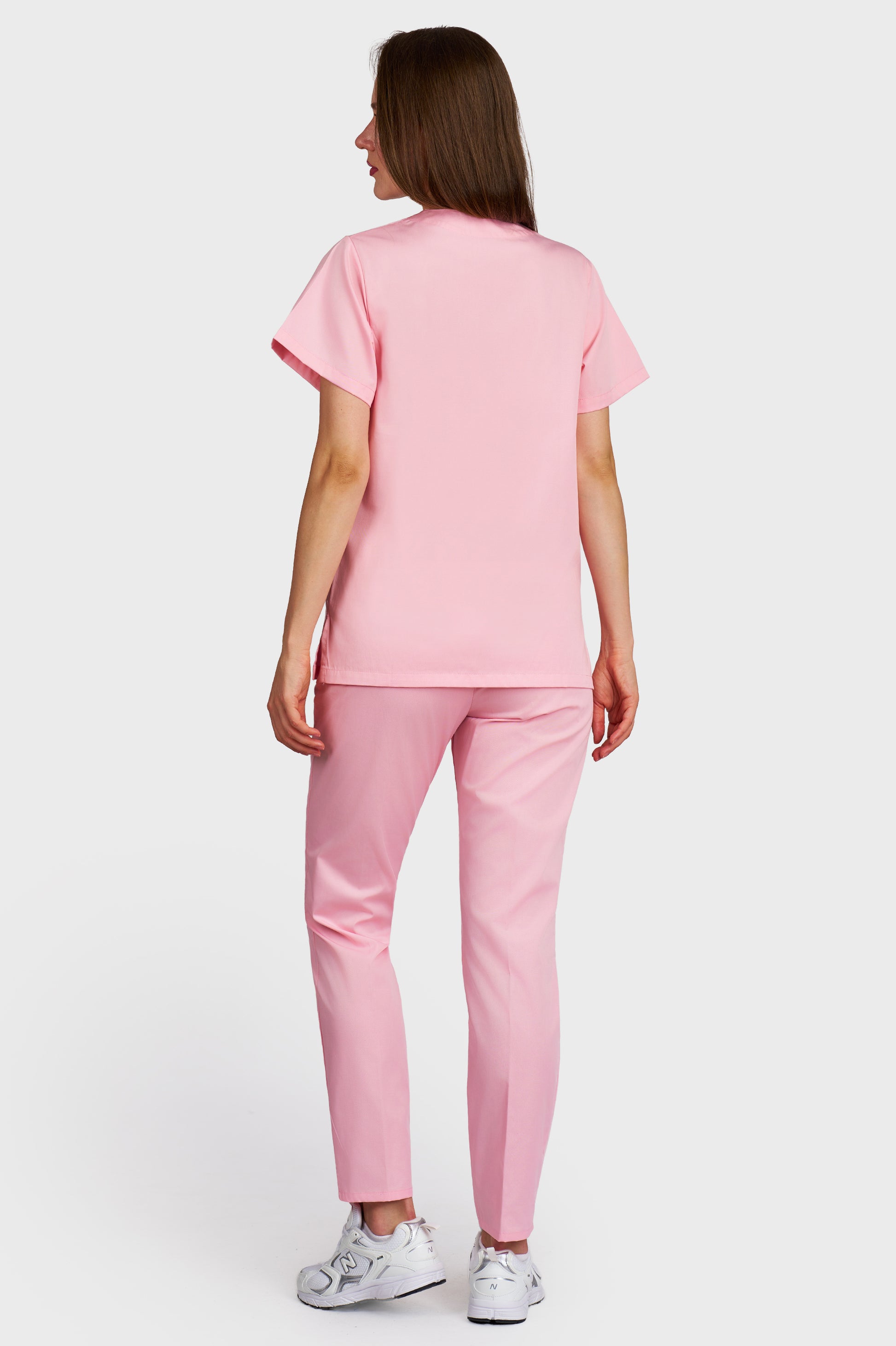 Costum medical femei roz - bluza medicala Frieda si pantaloni Alisa, vedere din spate - AKITEX