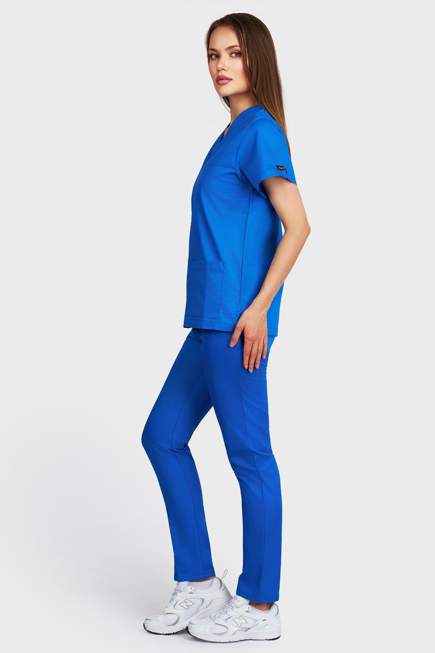 Costum medical femei albastru royal - bluza medicala Frieda si pantaloni cu elastic, vedere laterala - AKITEX