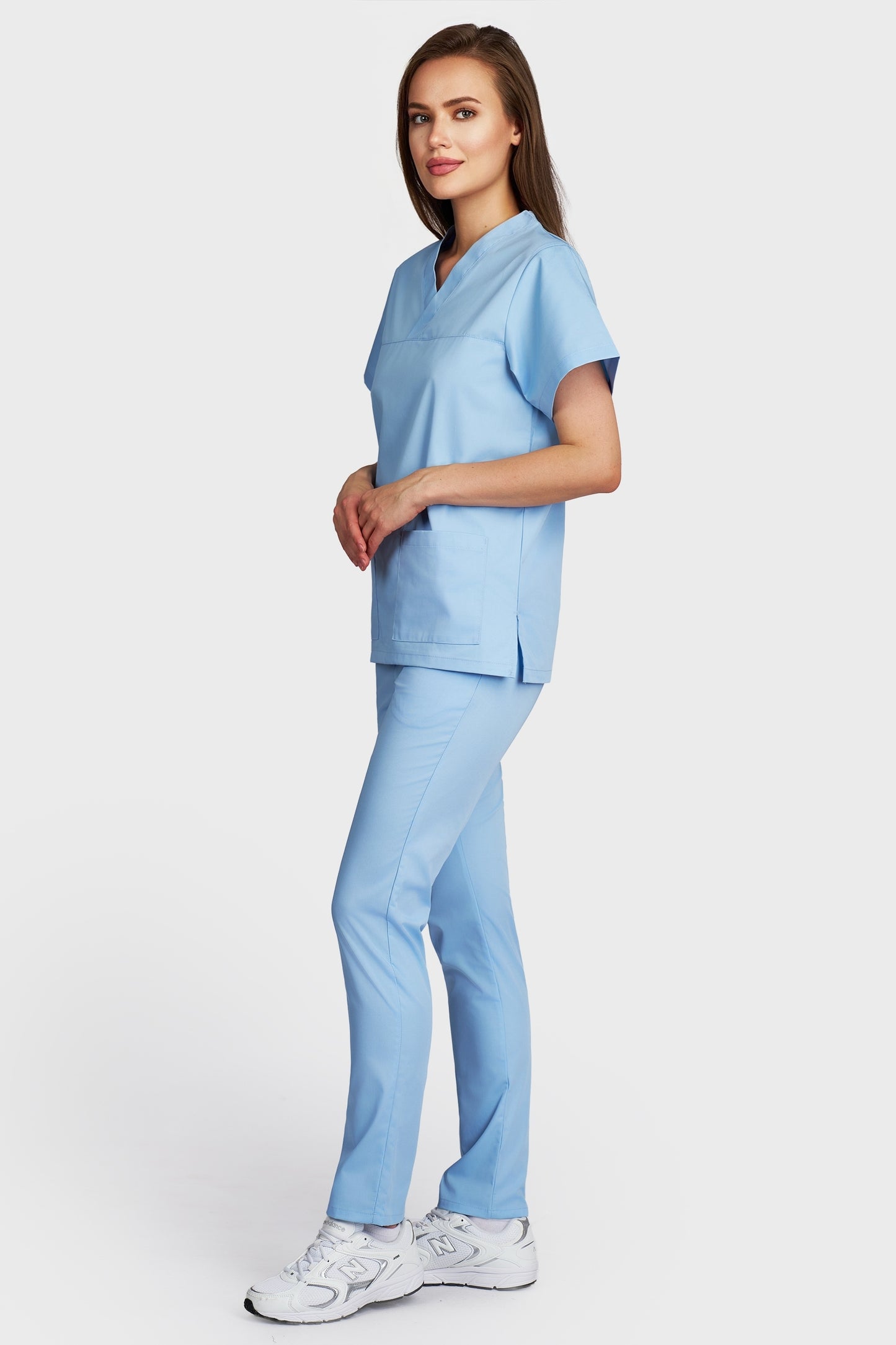 Costum medical femei lightblue - bluza medicala Frieda si pantaloni cu elastic, vedere laterala - AKITEX