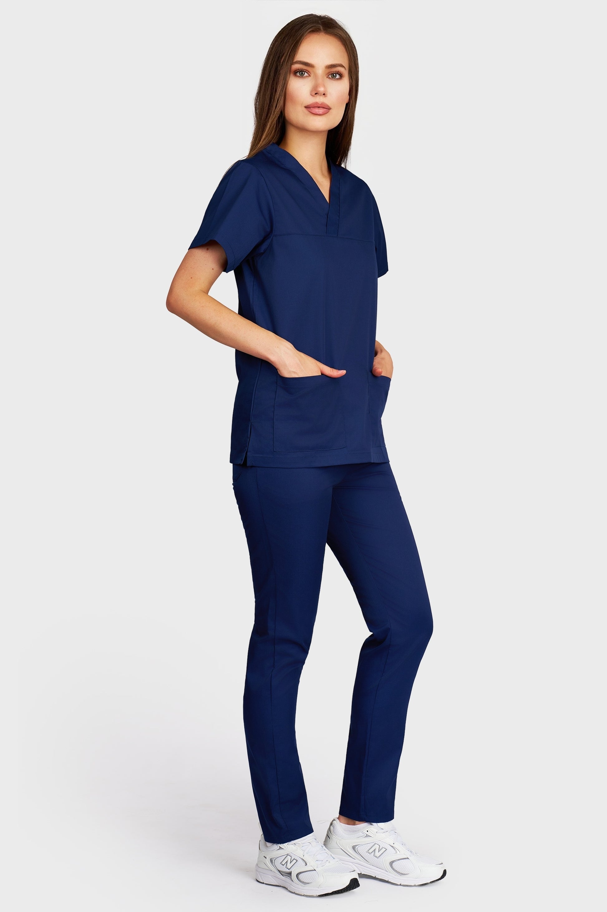 Costum medical femei navy - bluza medicala Frieda si pantaloni cu elastic, vedere laterala - AKITEX