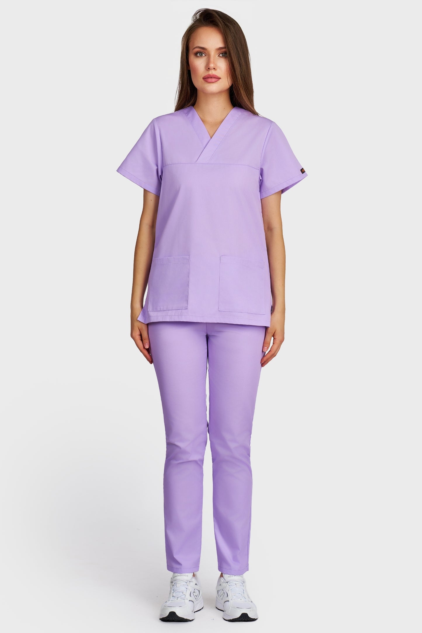 Costum medical femei lila - bluza medicala Frieda si pantaloni cu elastic, vedere din fata - AKITEX
