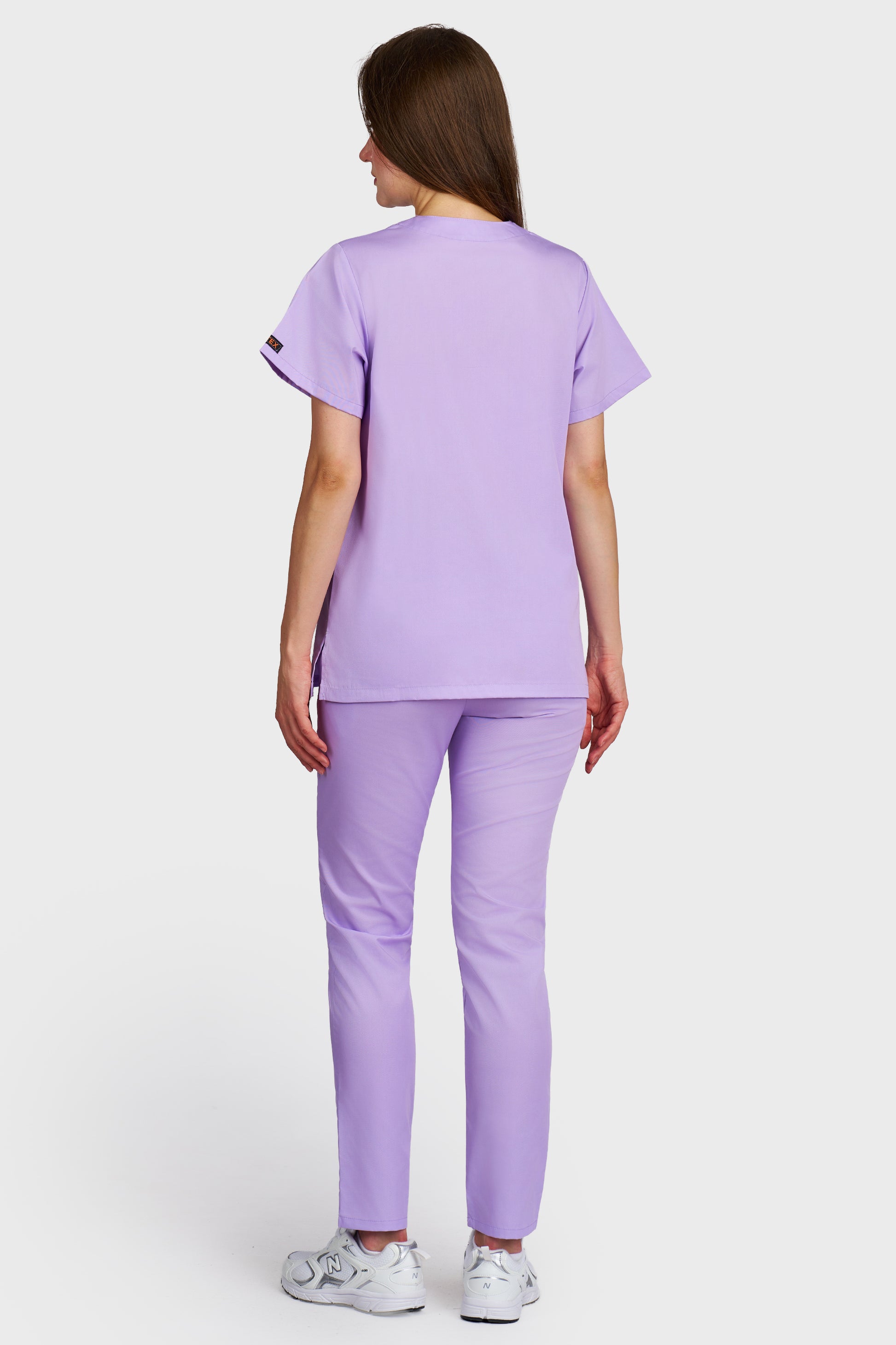 Costum medical femei lila - bluza medicala Frieda si pantaloni cu elastic, vedere din spate - AKITEX