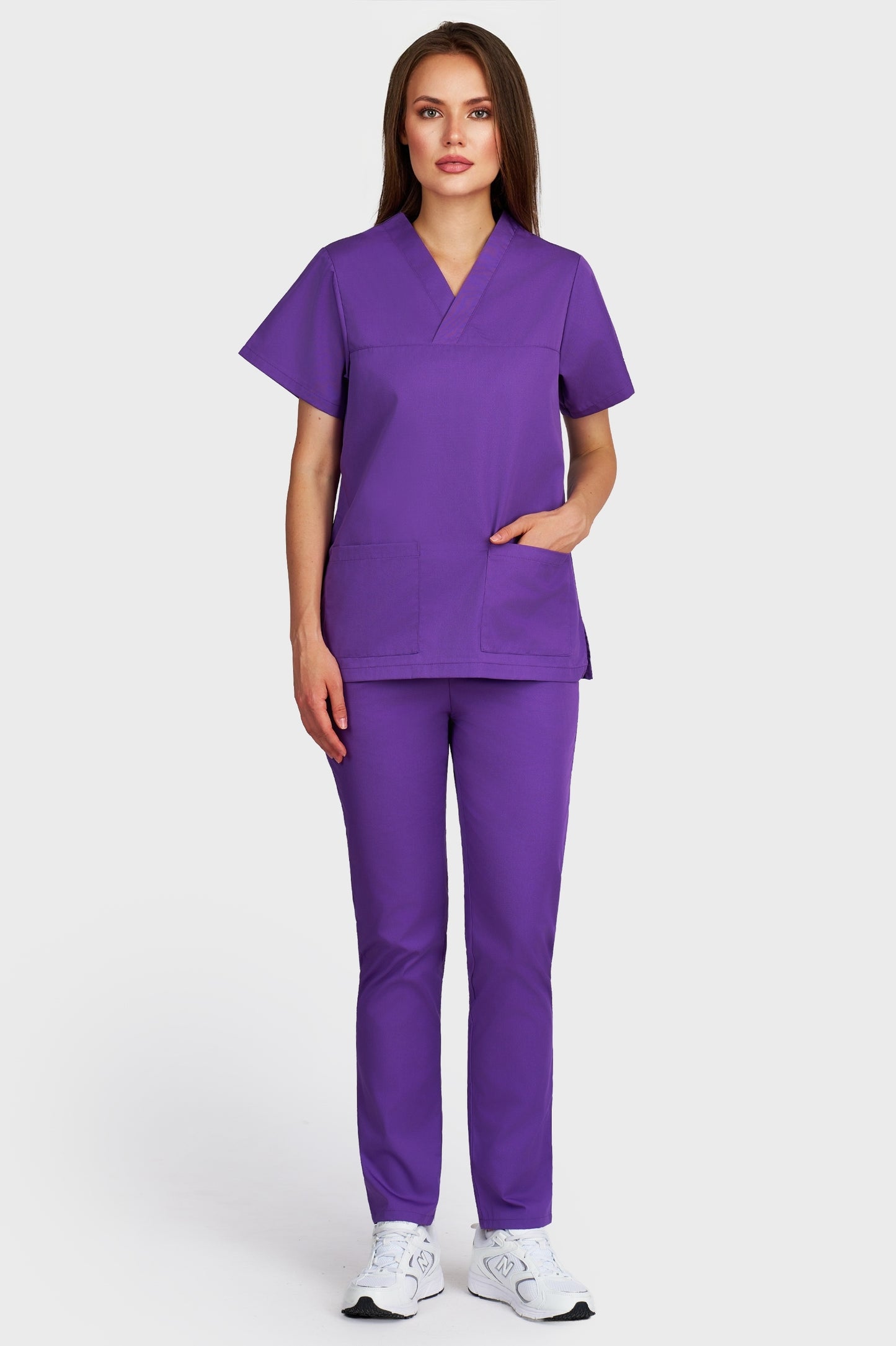 Costum medical femei mov - bluza medicala Frieda si pantaloni cu elastic, vedere din fata - AKITEX