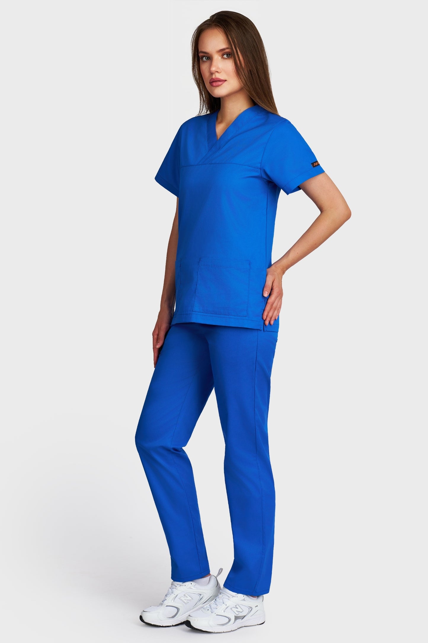 Costum medical femei albastru royal - bluza medicala Frieda si pantaloni cu elastic si snur, vedere laterala - AKITEX