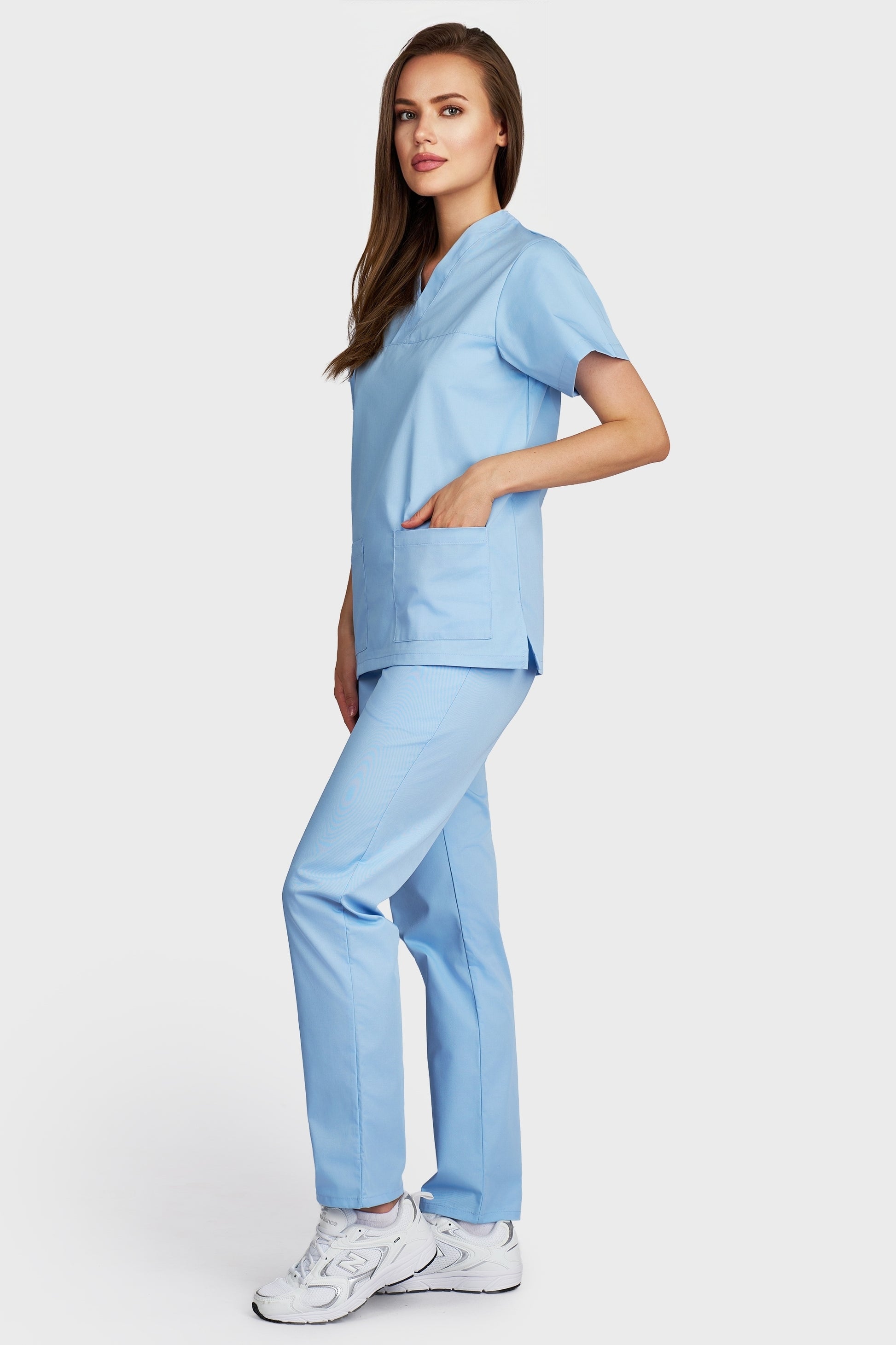 Costum medical femei lightblue - bluza medicala Frieda si pantaloni cu elastic si snur, vedere laterala - AKITEX