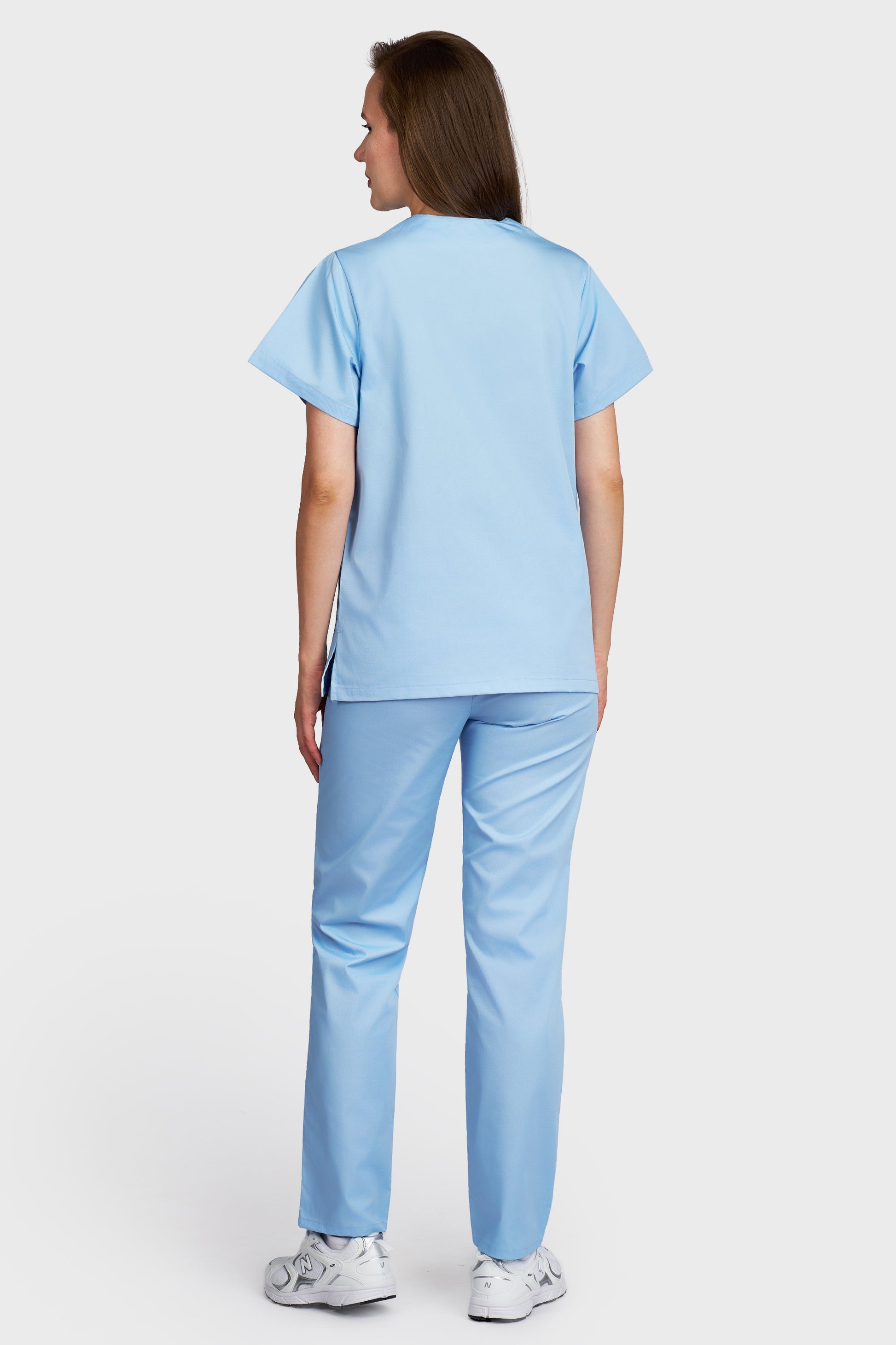 Costum medical femei lightblue - bluza medicala Frieda si pantaloni cu elastic si snur, vedere din spate - AKITEX