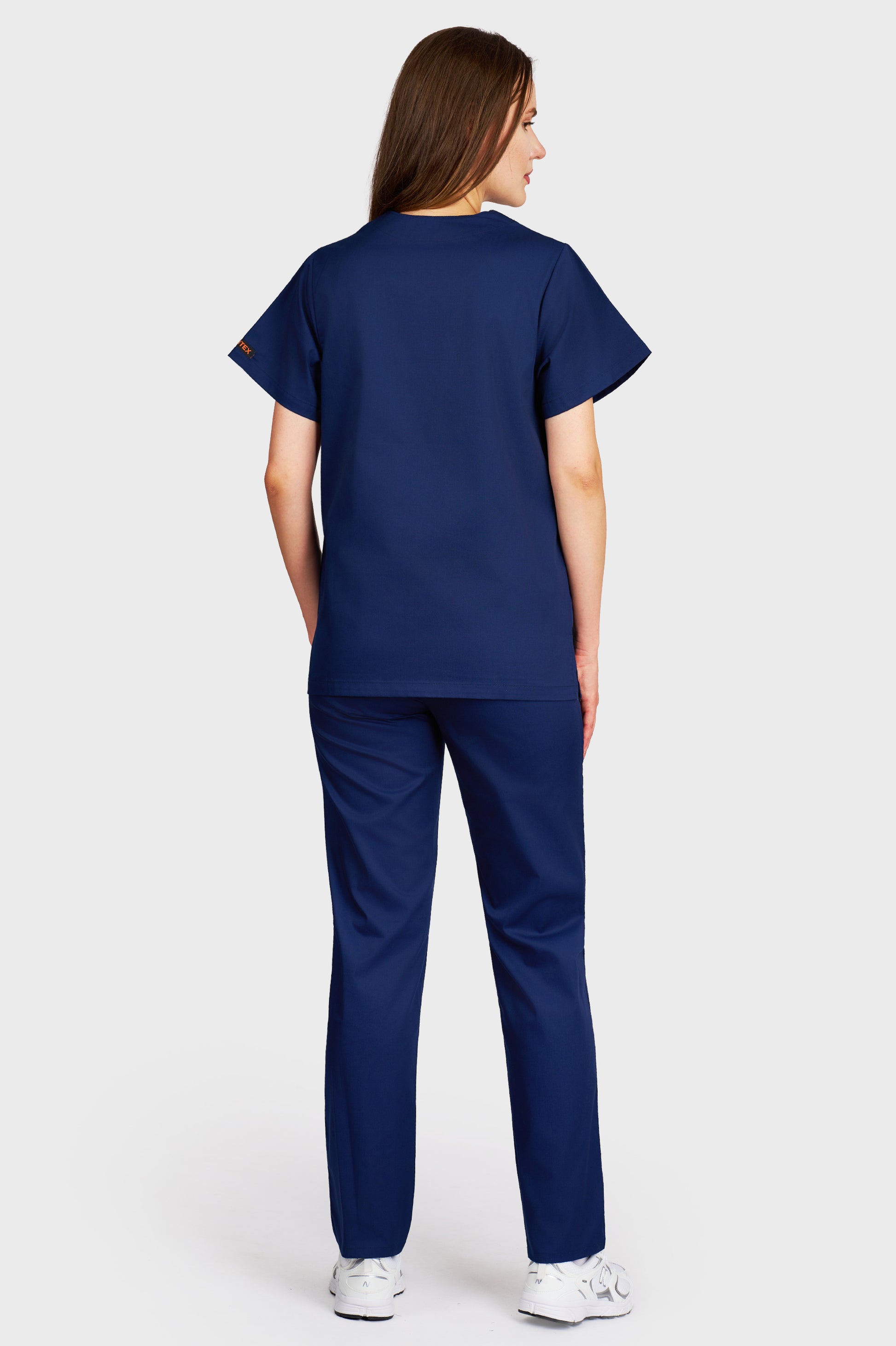 Costum medical femei navy - bluza medicala Frieda si pantaloni cu elastic si snur, vedere din spate - AKITEX