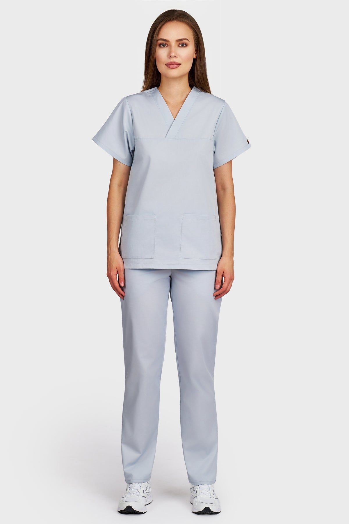 Costum medical femei gri - bluza medicala Frieda si pantaloni cu elastic si snur, vedere din fata - AKITEX