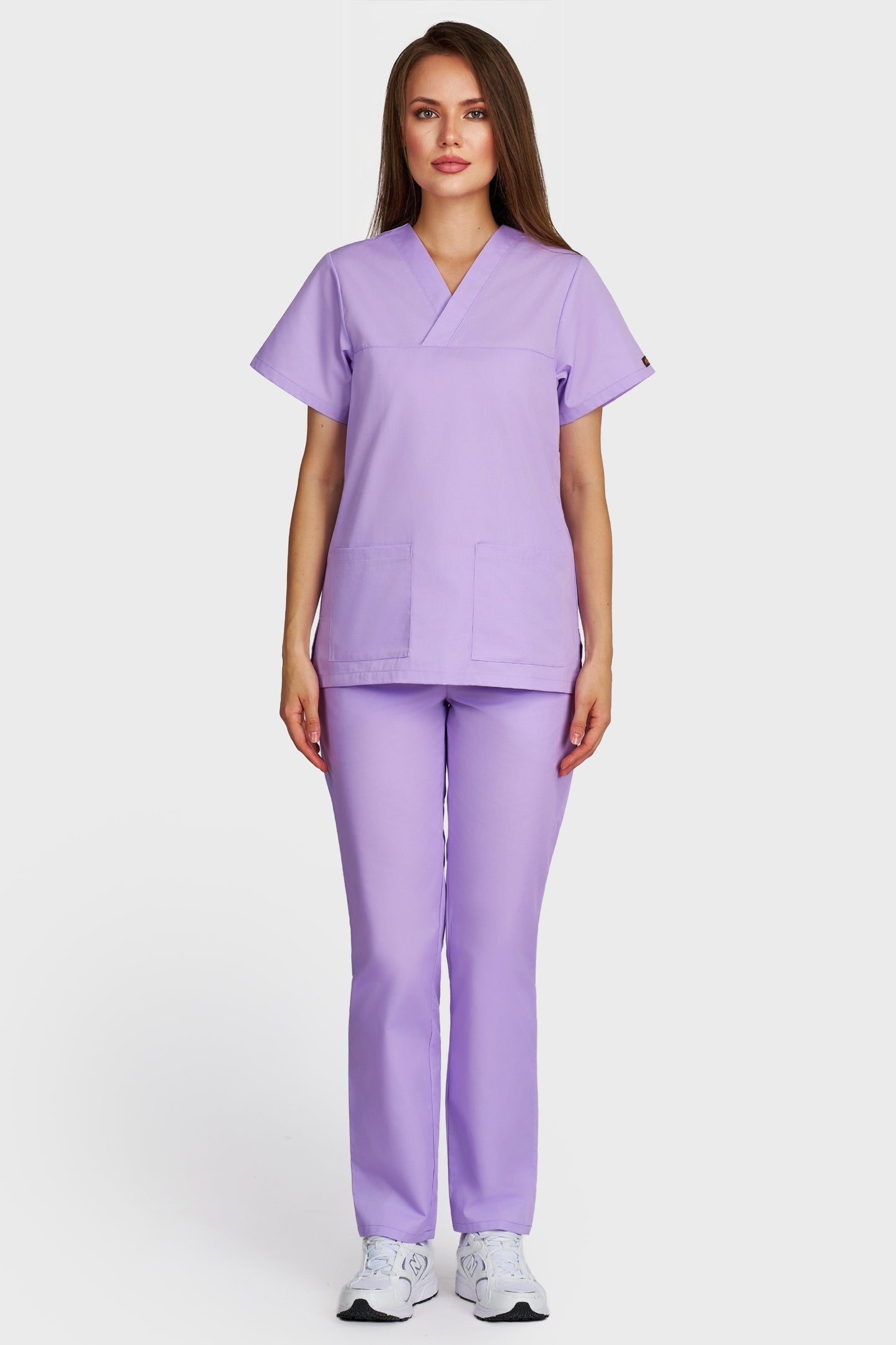 Costum medical femei lila - bluza medicala Frieda si pantaloni cu elastic si snur, vedere din fata - AKITEX