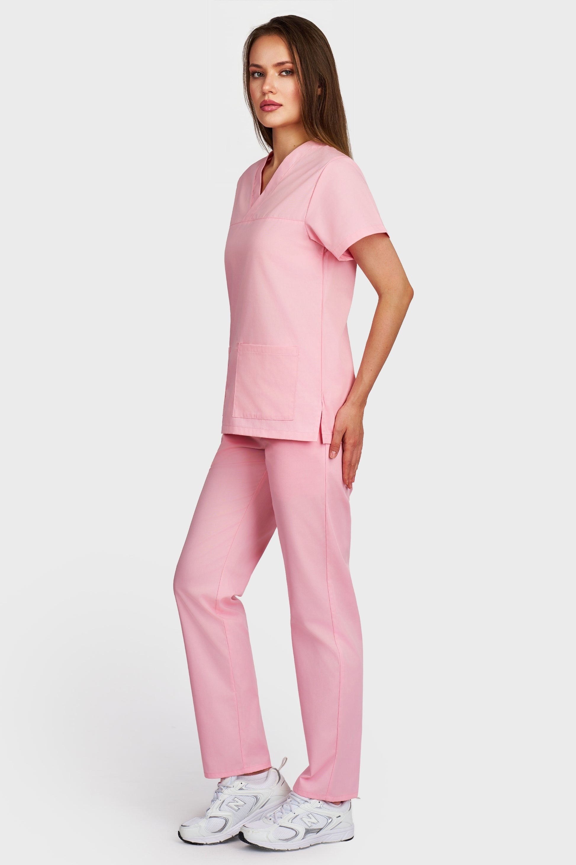Costum medical femei roz - bluza medicala Frieda si pantaloni cu elastic si snur, vedere laterala - AKITEX