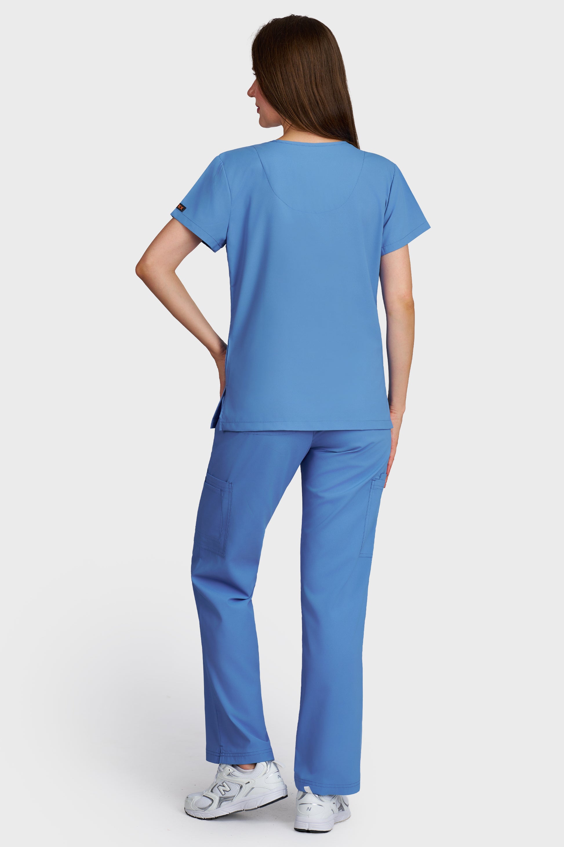 Costum medical femei albastru azur - bluza medicala Juliette si pantaloni Cargo, vedere din spate - AKITEX