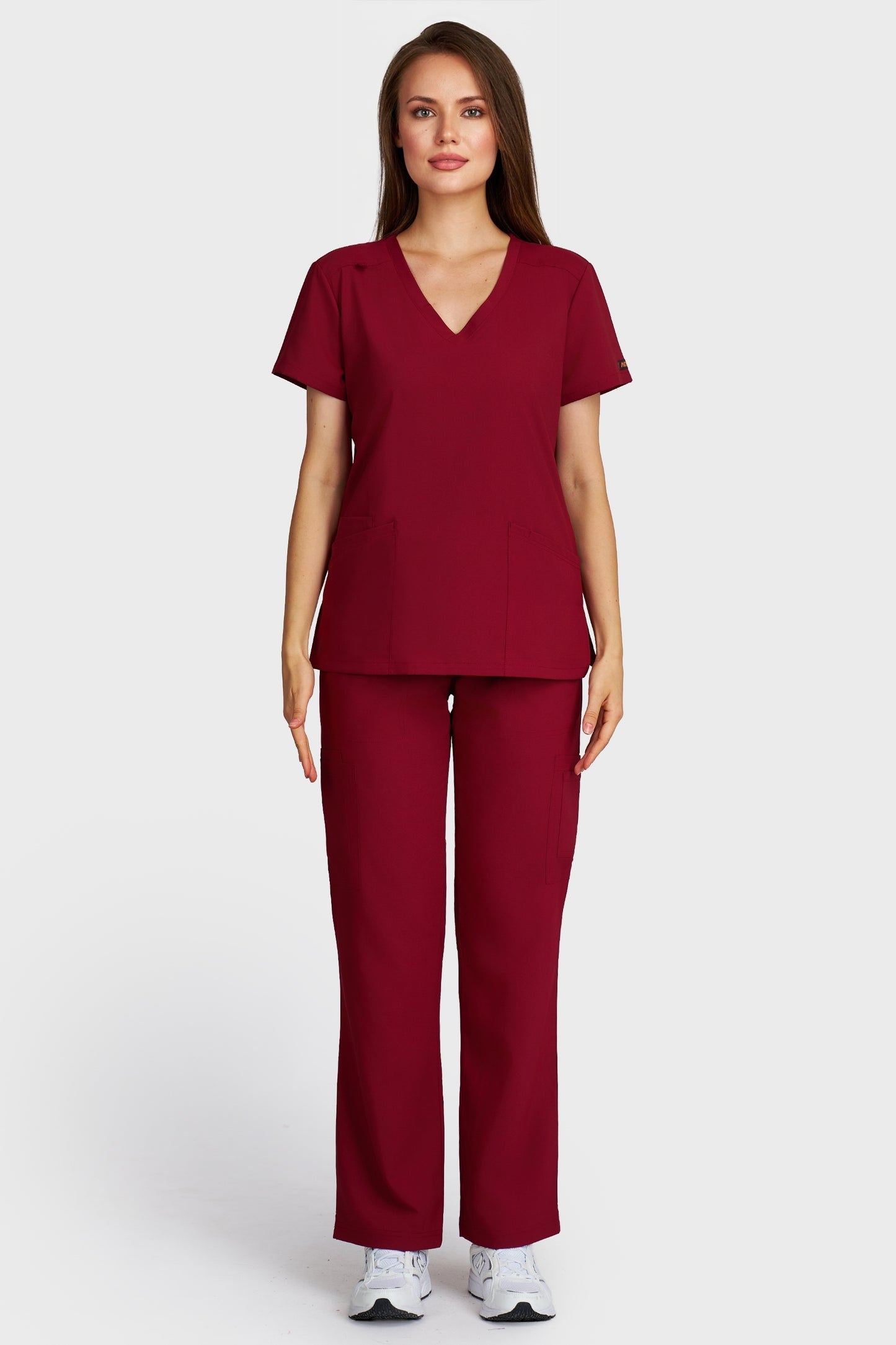 Costum medical femei bordo - bluza medicala Juliette si pantaloni Cargo, vedere din fata - AKITEX